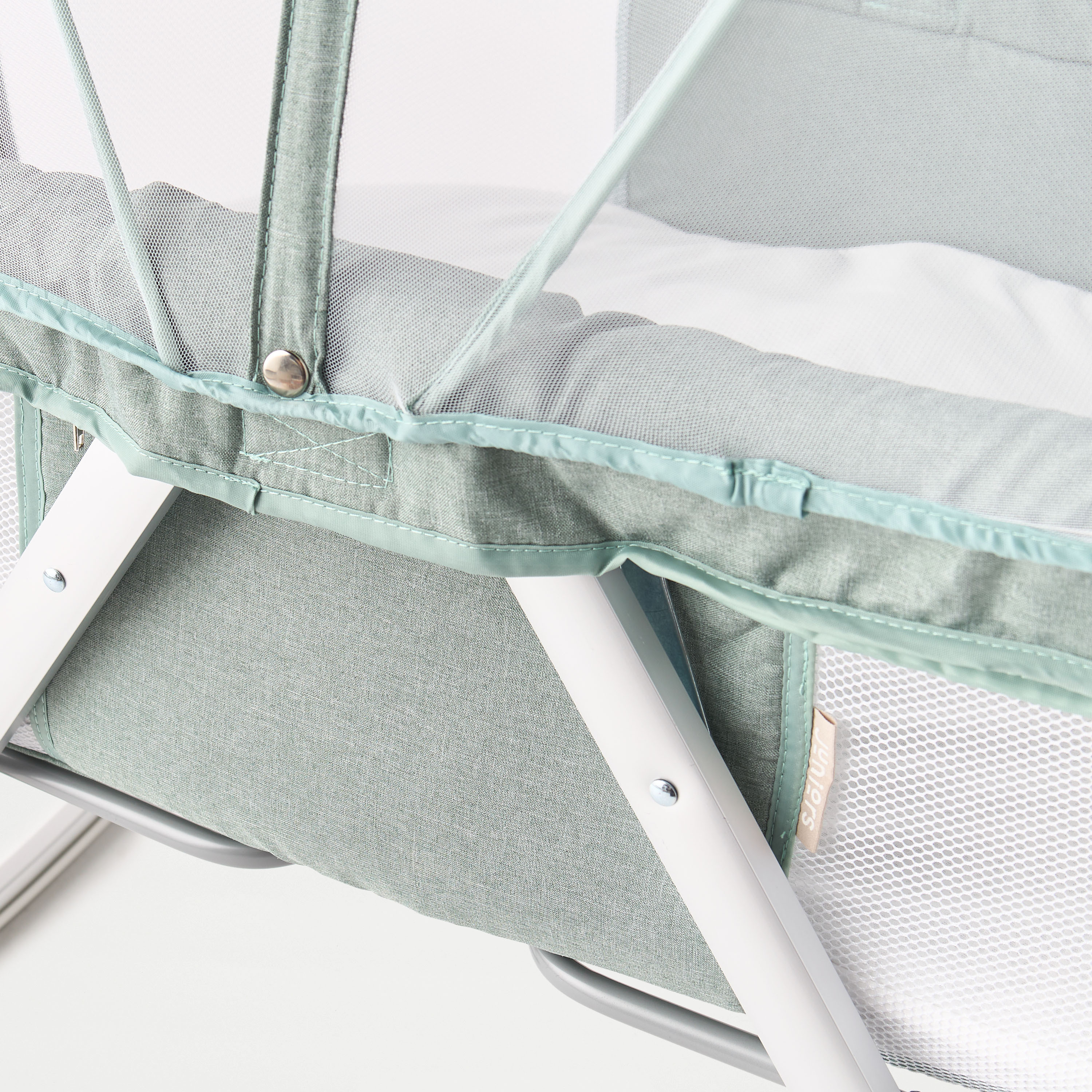 Juniors Drew bassinet with music and vibration-baby-nursery-furniture-cribsandbeds-bassinets-image-9