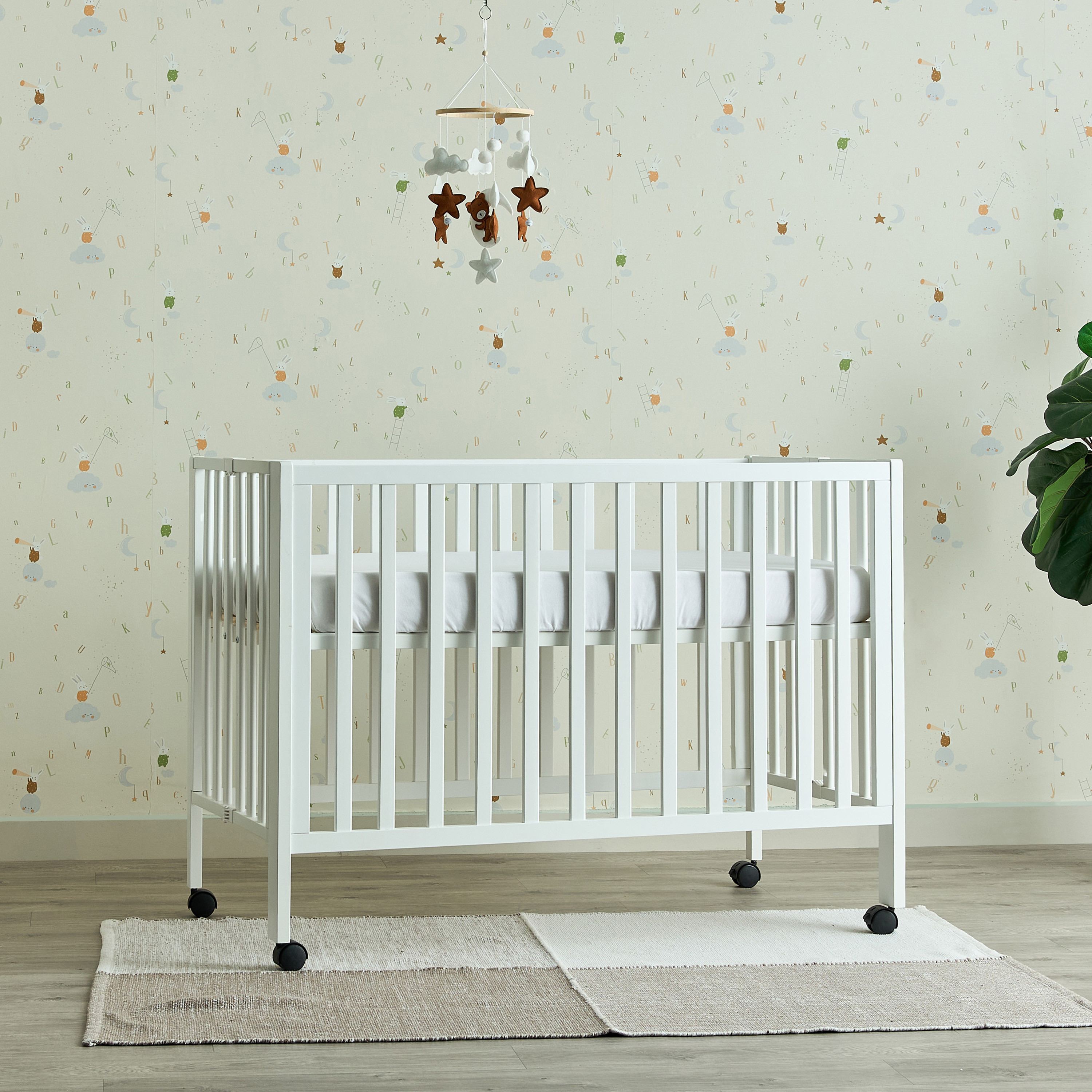 Juniors Sarah Foldable Crib-baby-nursery-furniture-cribsandbeds-babycribs-image-4