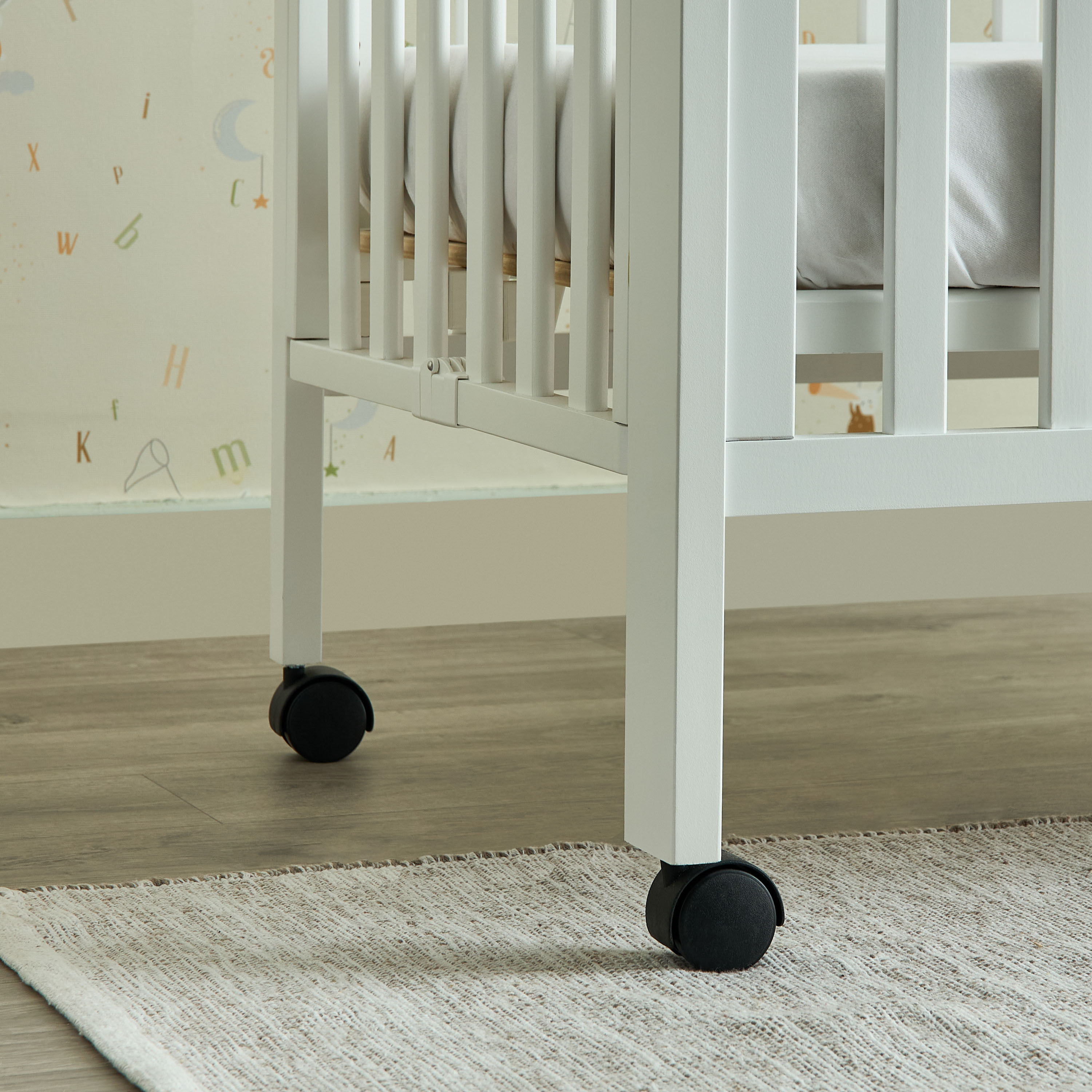 Juniors Sarah Foldable Crib-baby-nursery-furniture-cribsandbeds-babycribs-image-8