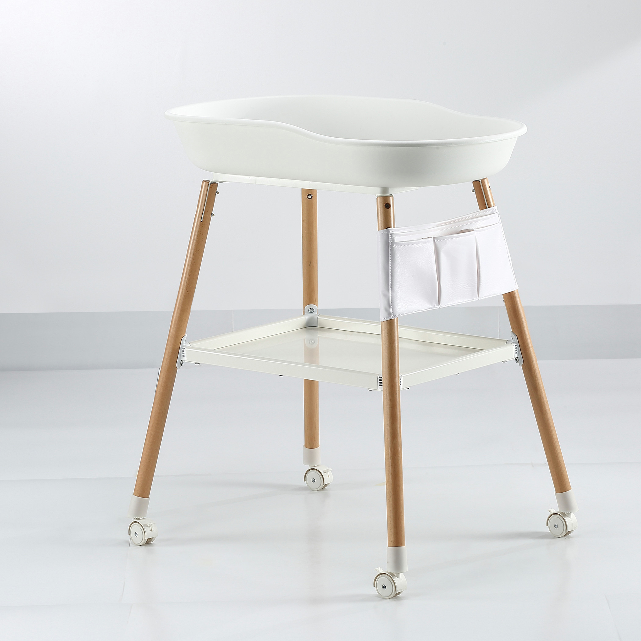 طاولة تغيير حفاضات خشبية من جونيورز-baby-bathandcare-changingtables-image-4