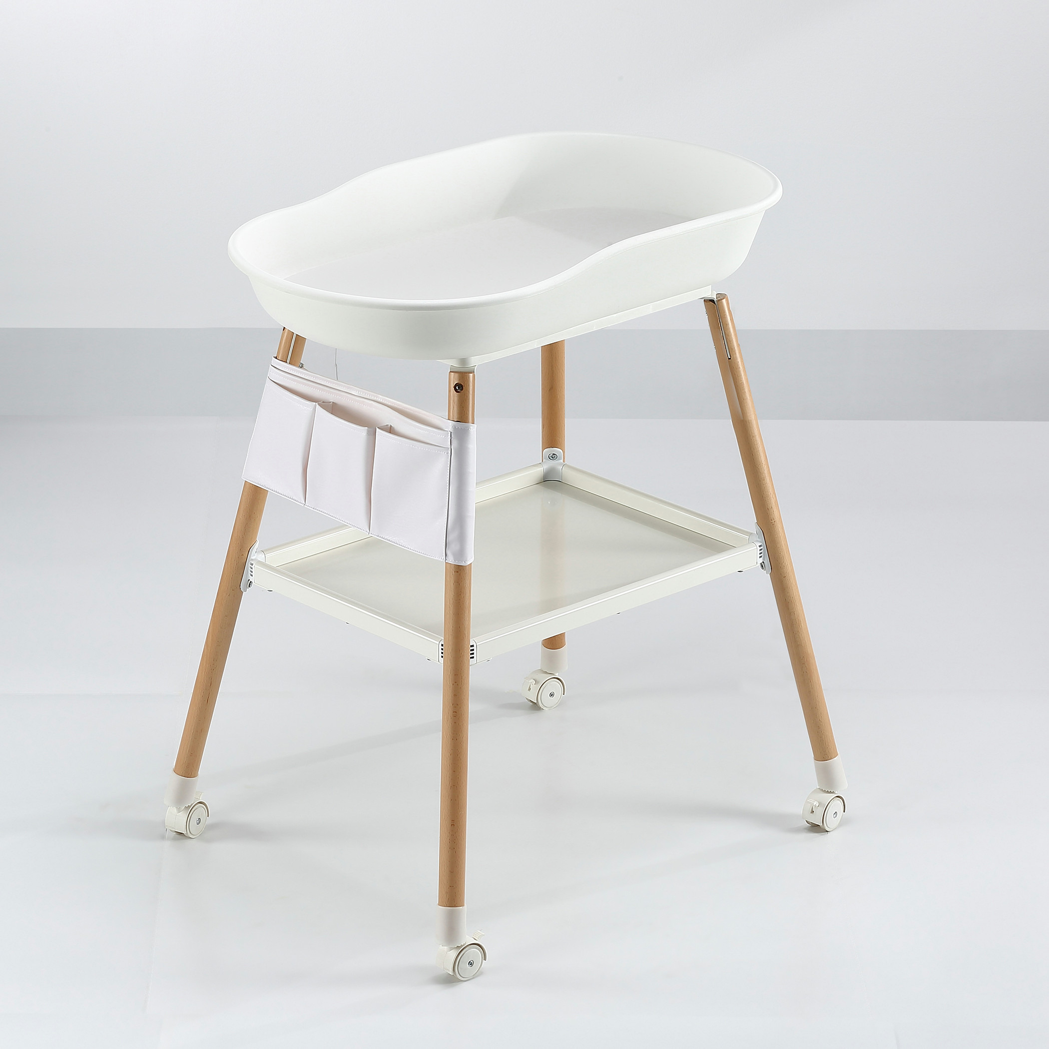 طاولة تغيير حفاضات خشبية من جونيورز-baby-bathandcare-changingtables-image-2