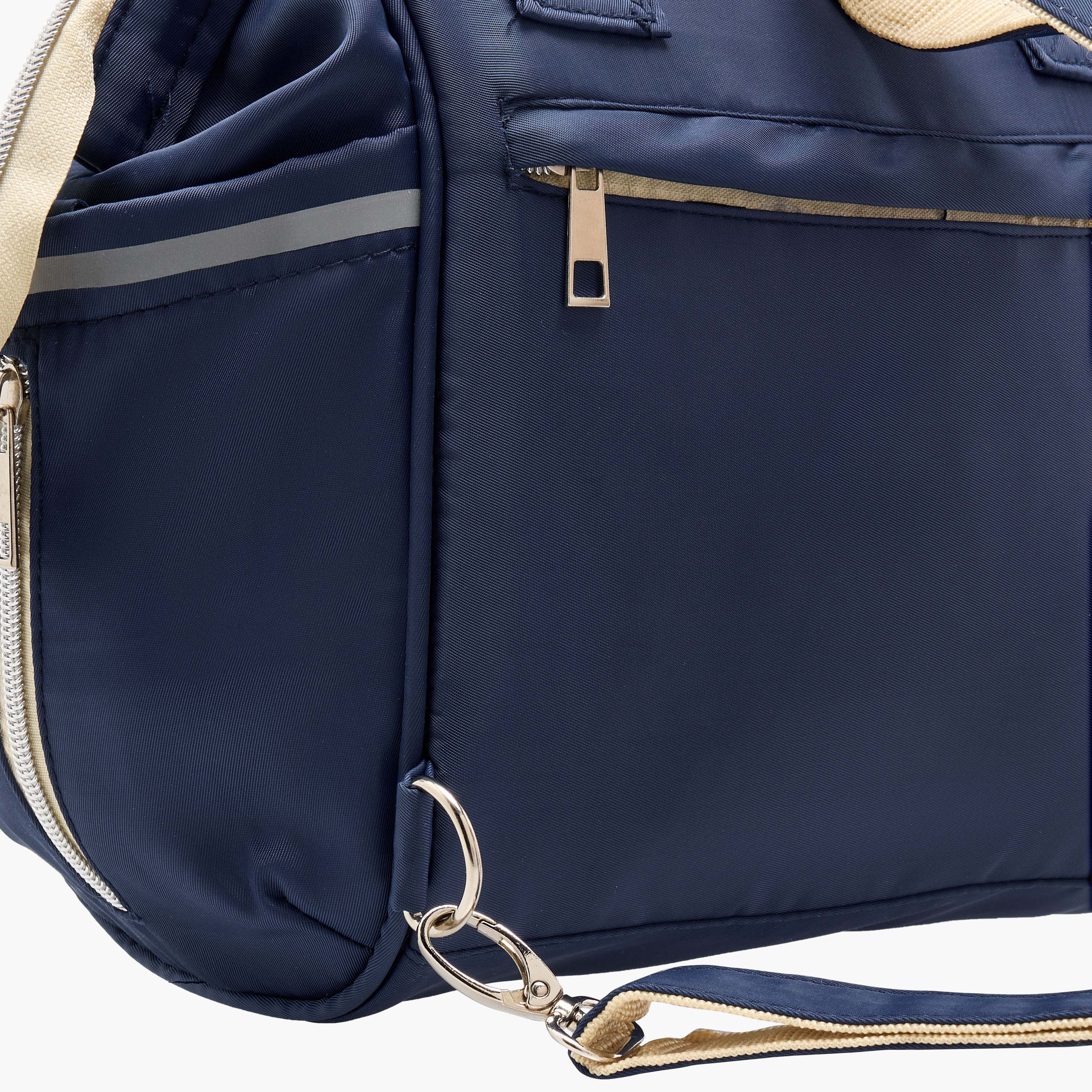 شنطة حفاضات سادة بسحّاب إغلاق ومقابض مزدوجة  من جونيورز-baby-gear-diaperbags-image-10