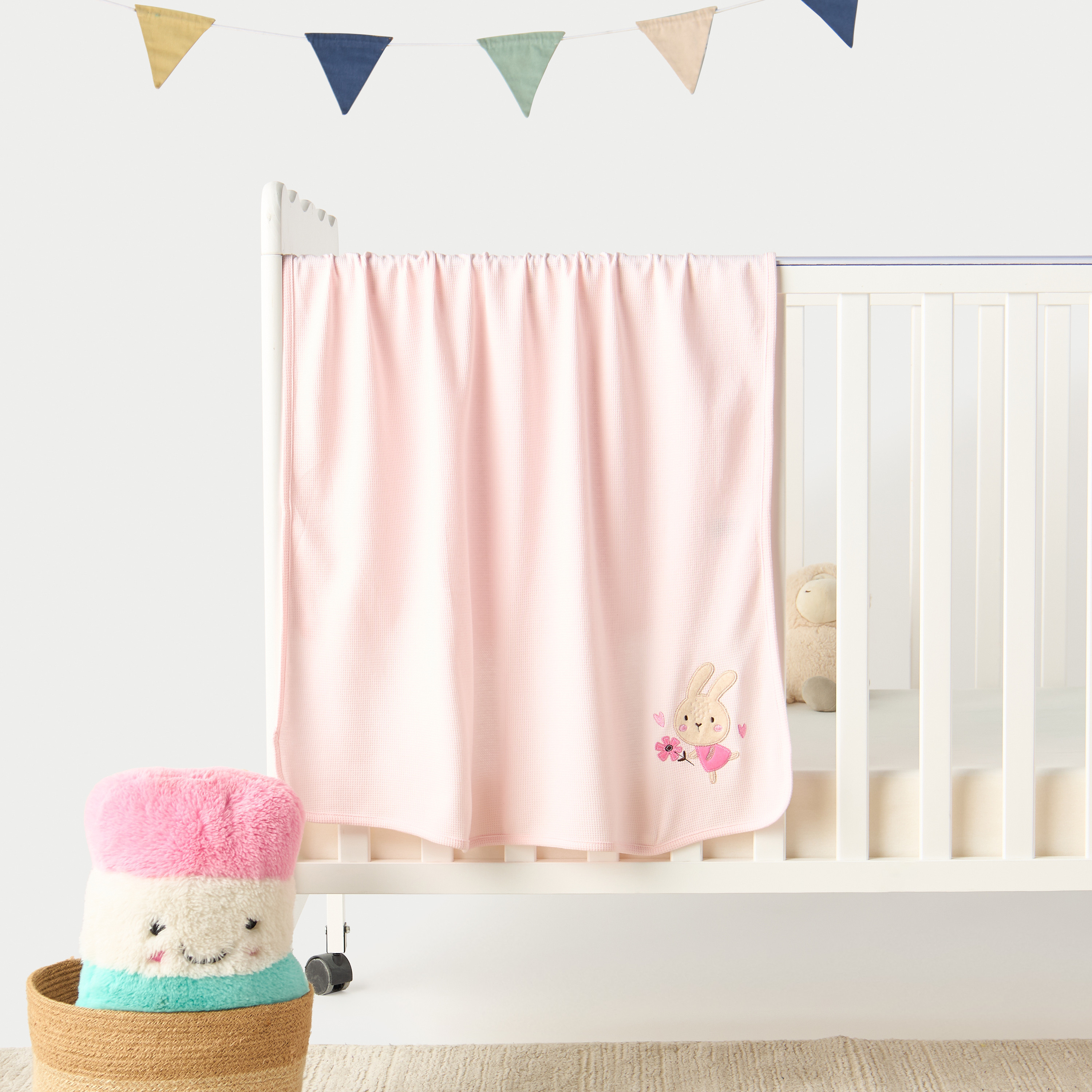 بطانية لحديثي الولادة بنمط وافل بارز الملمس وزخارف أرنب من جونيورز- 76x102 سم-baby-nursery-blanketsandswaddles-receivingblankets-image-1
