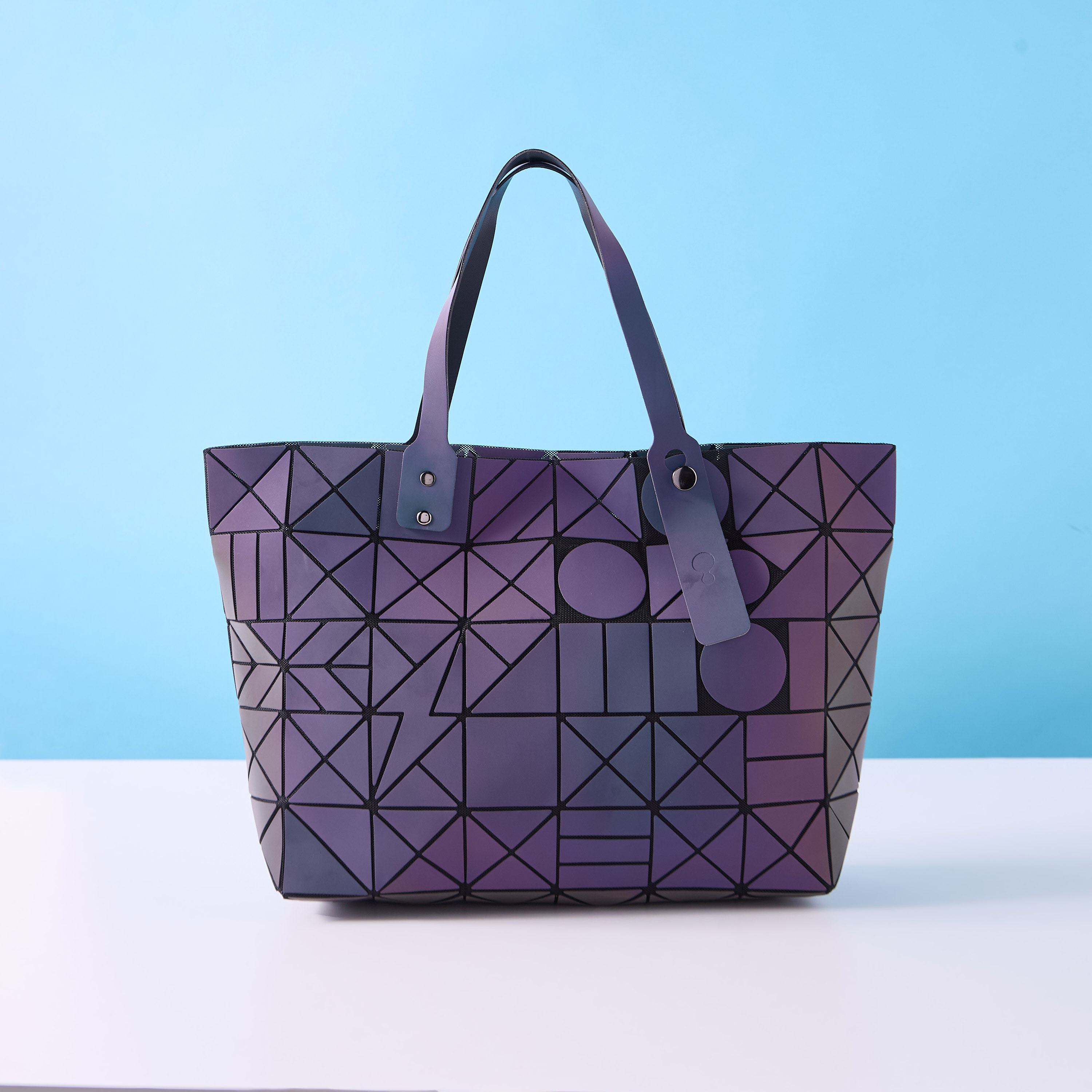 Mistotes Geometric Embossed Tote Bag with Handles and Zip Closure-women-bagsandwallets-handbags-image-4