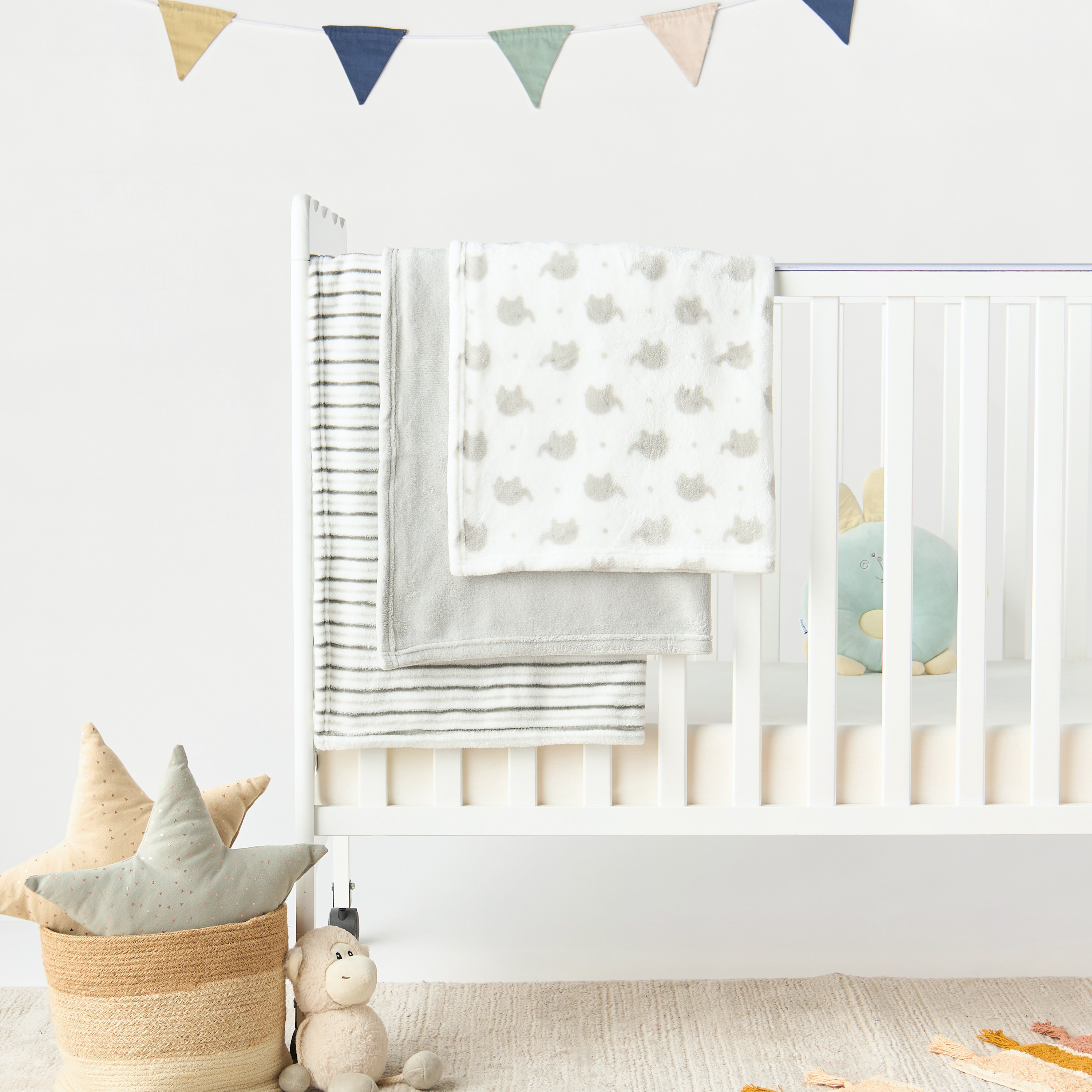 Juniors 3-Piece Assorted Fleece Raschel Blanket Set - 76x102 cm-baby-nursery-blanketsandswaddles-blanketsandquilts-image-1