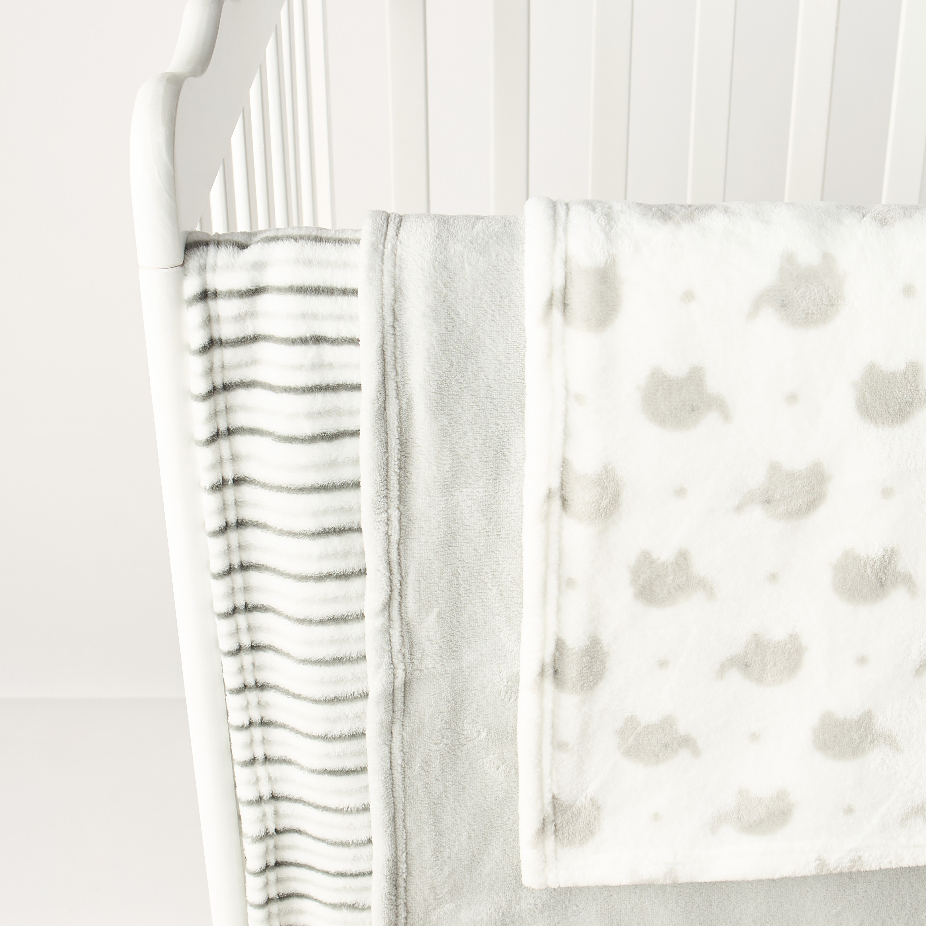 Juniors 3-Piece Assorted Fleece Raschel Blanket Set - 76x102 cm-baby-nursery-blanketsandswaddles-blanketsandquilts-image-3