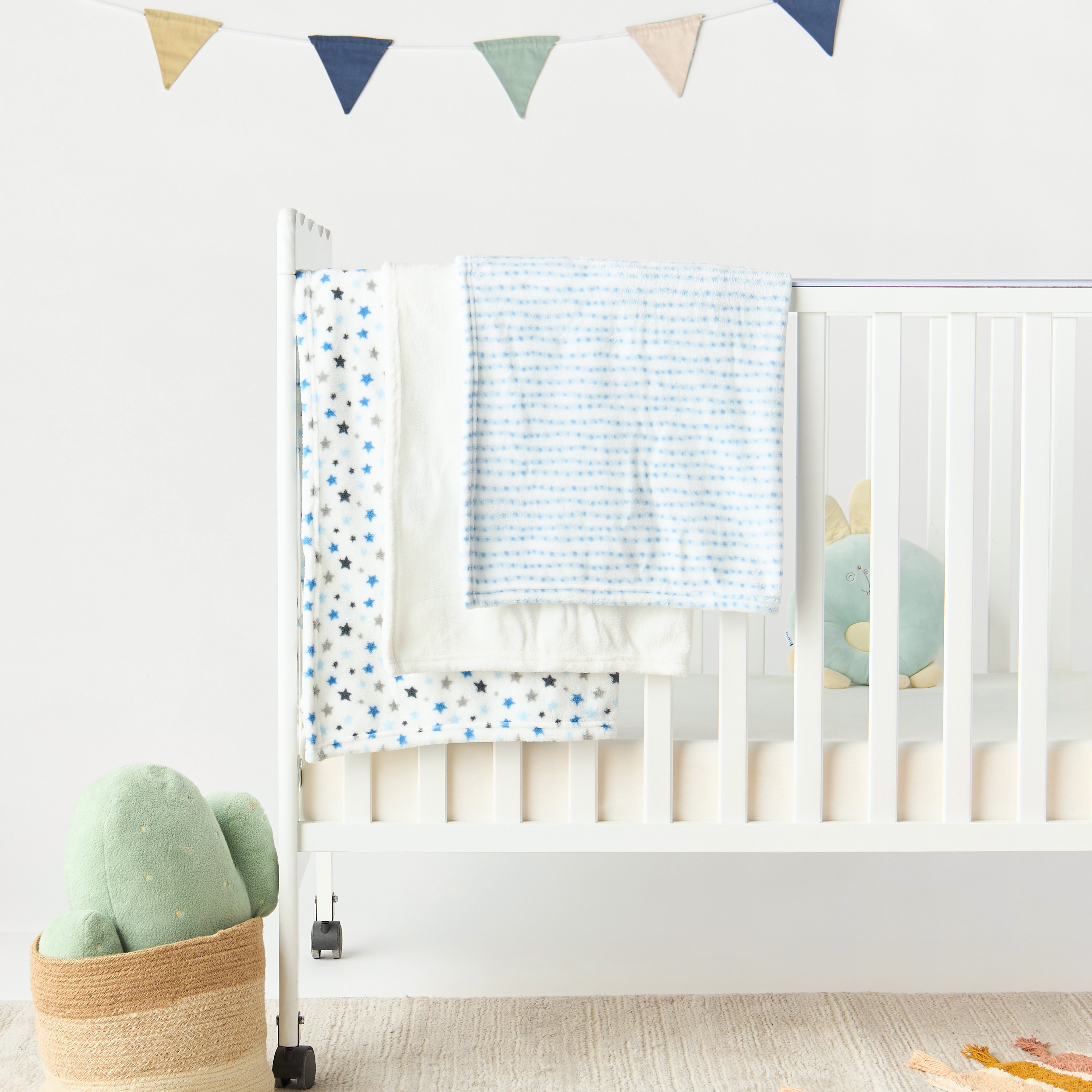 Juniors 3-Piece Assorted Fleece Raschel Blanket Set - 76x102 cm-baby-nursery-blanketsandswaddles-blanketsandquilts-image-1