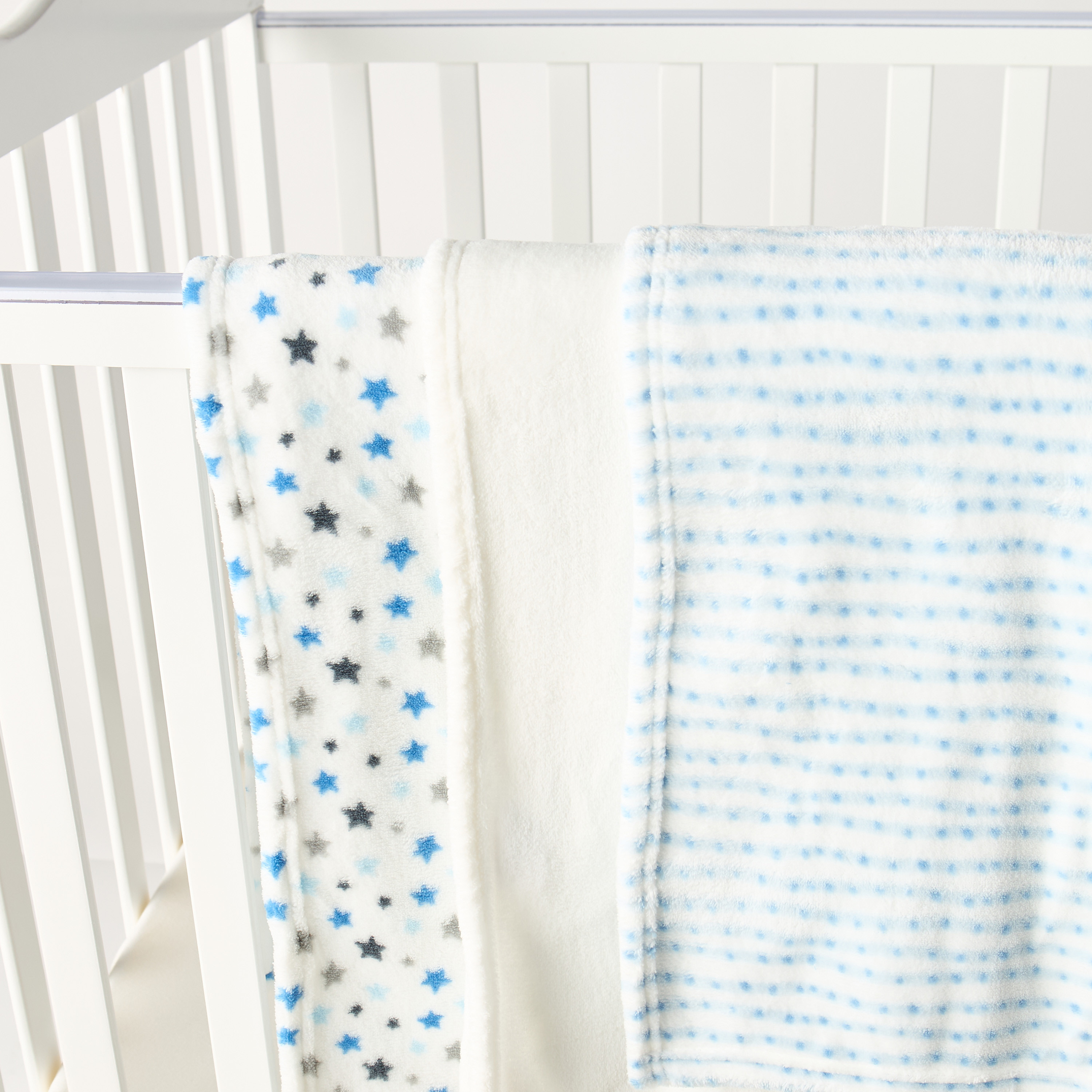 Juniors 3-Piece Assorted Fleece Raschel Blanket Set - 76x102 cm-baby-nursery-blanketsandswaddles-blanketsandquilts-image-2