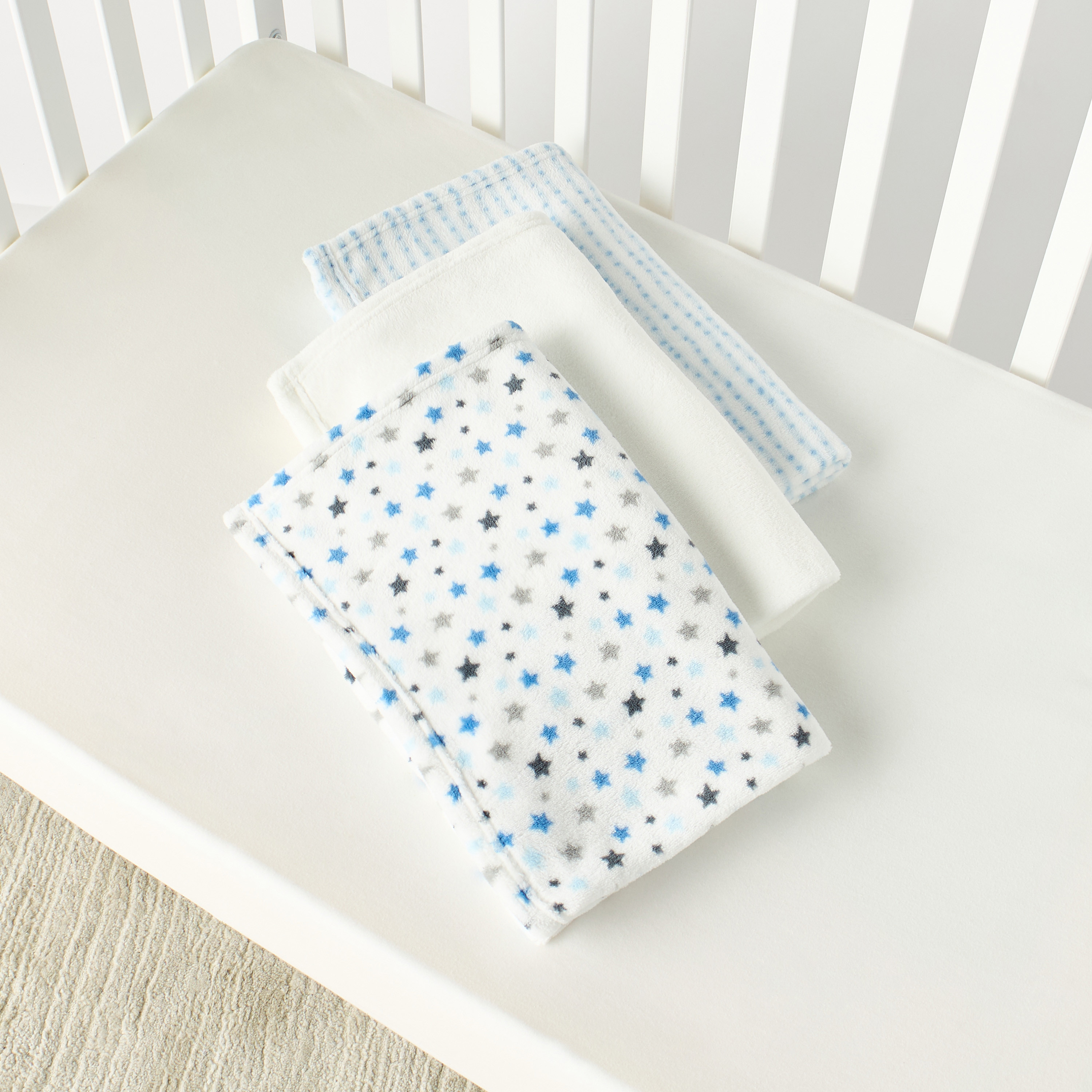 Juniors 3-Piece Assorted Fleece Raschel Blanket Set - 76x102 cm-baby-nursery-blanketsandswaddles-blanketsandquilts-image-4