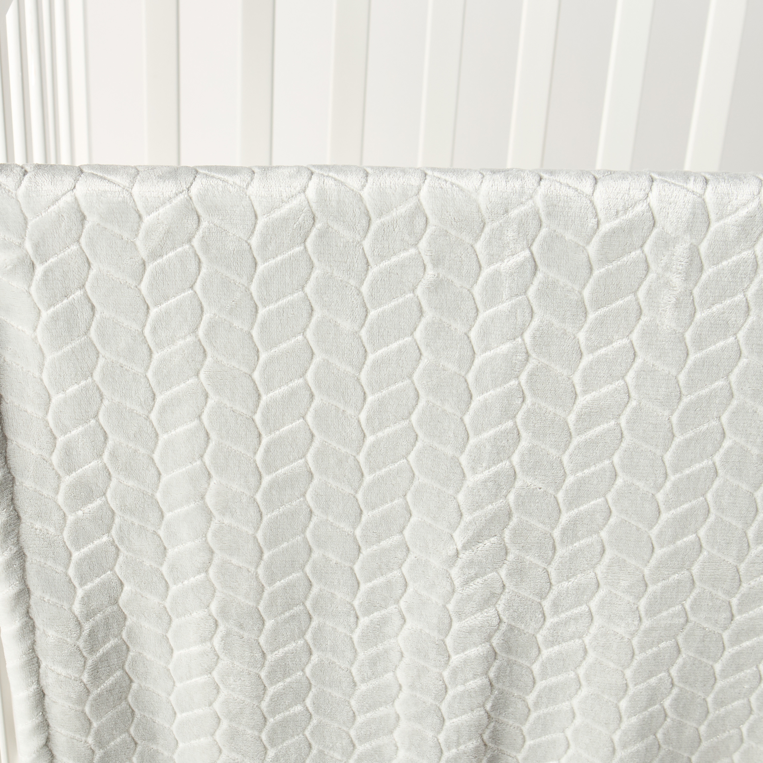 Juniors Textured Flannel Raschel Blanket - 76x102 cm-baby-nursery-blanketsandswaddles-blanketsandquilts-image-2