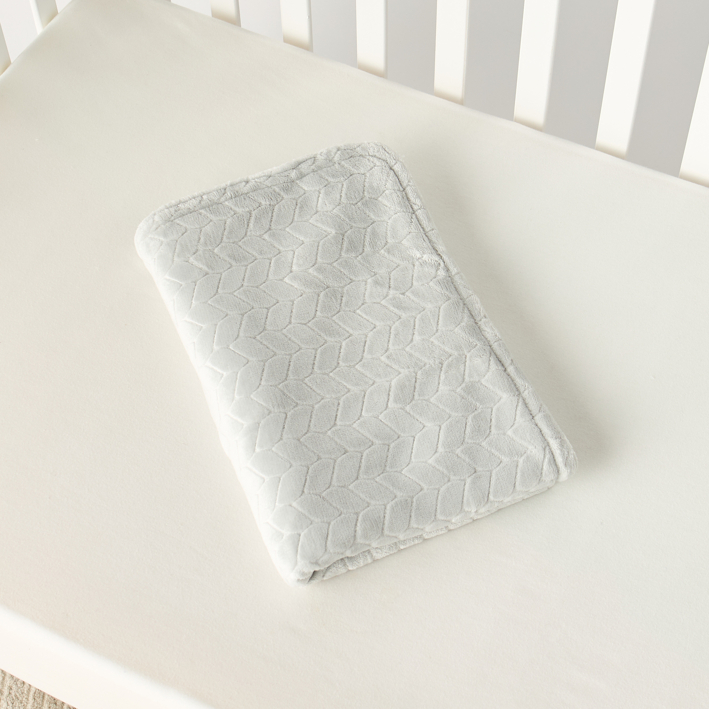 Juniors Textured Flannel Raschel Blanket - 76x102 cm-baby-nursery-blanketsandswaddles-blanketsandquilts-image-4