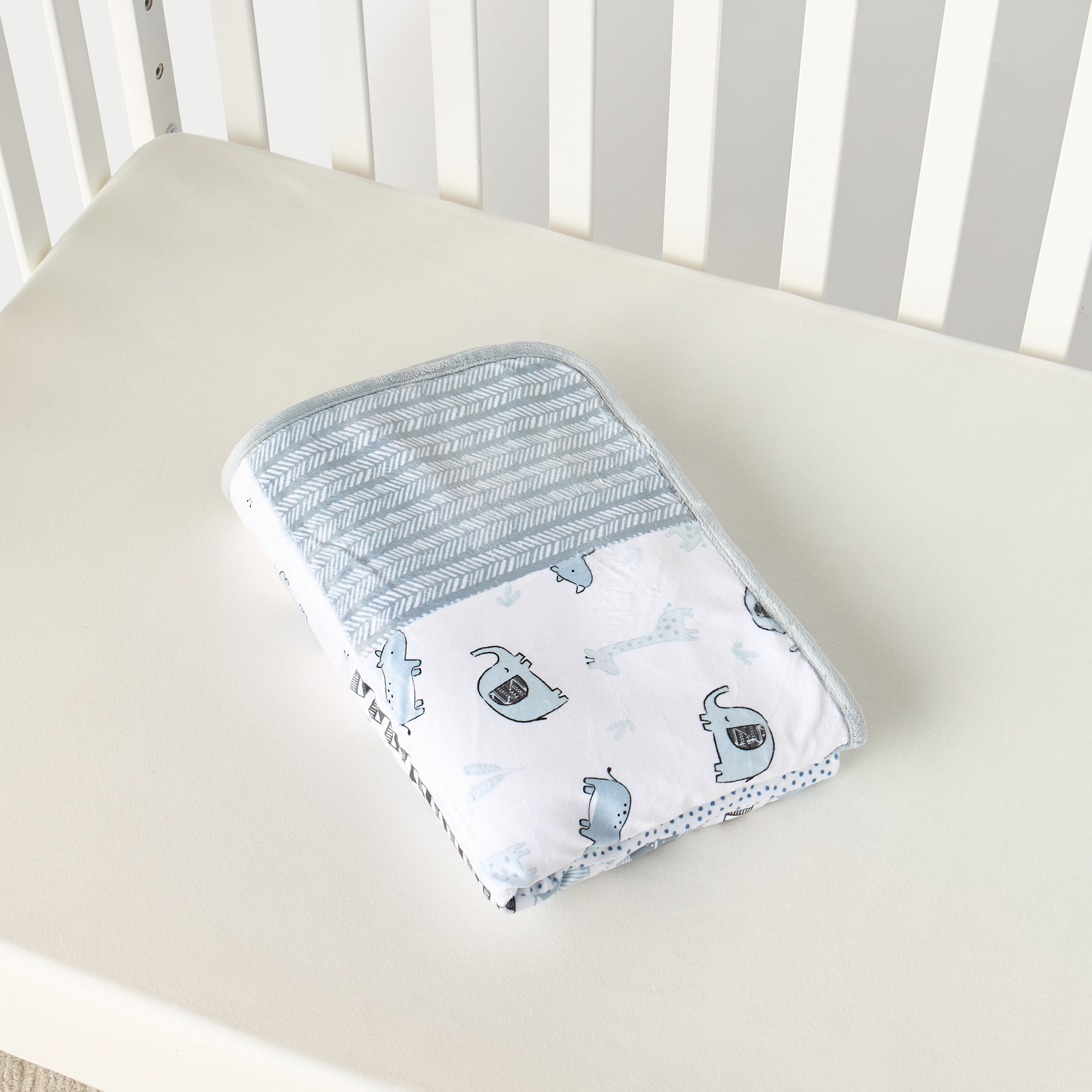 Juniors Patchwork Print Sherpa Raschel Blanket - 76x102 cm-baby-nursery-blanketsandswaddles-blanketsandquilts-image-5