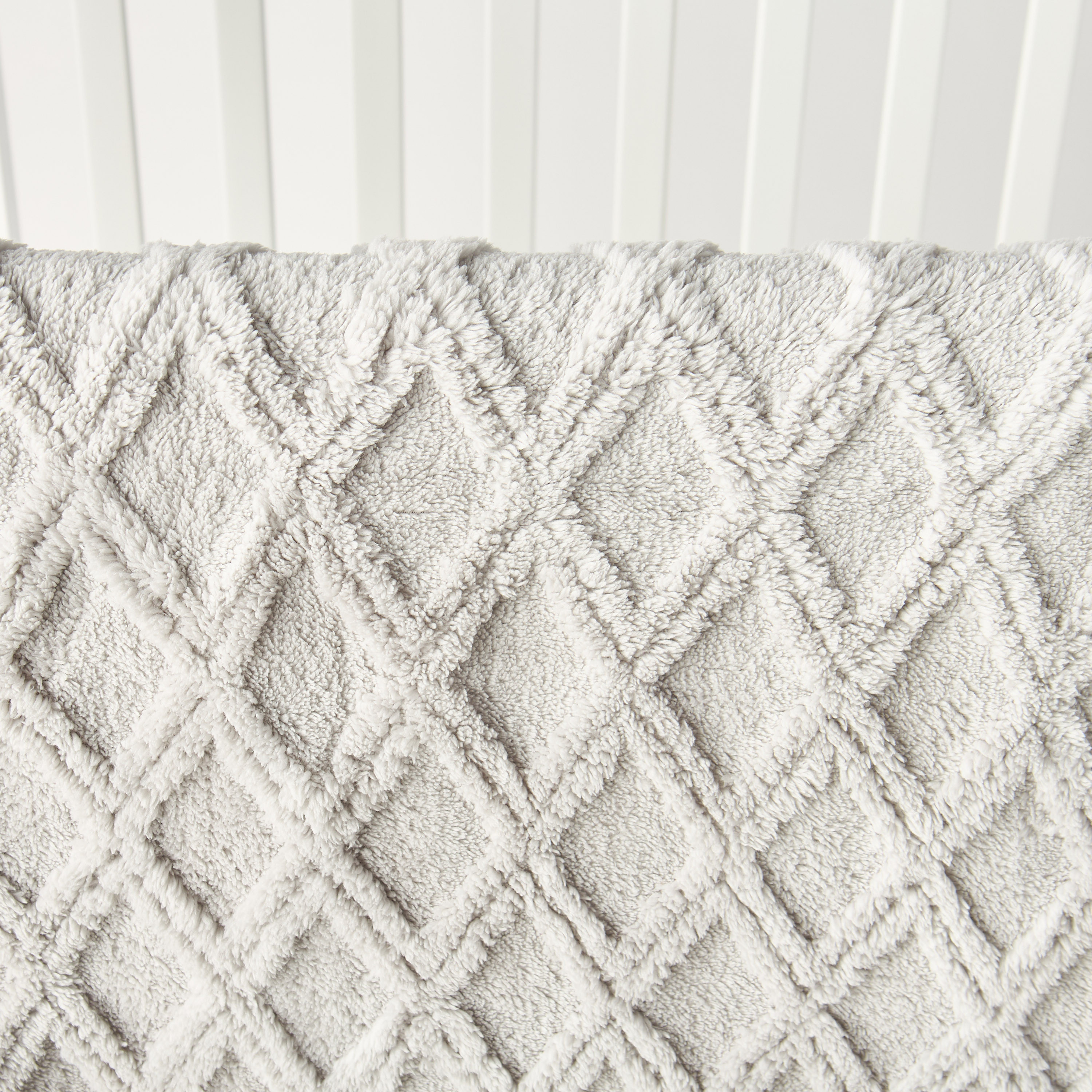 Juniors Textured Raschel Blanket - 76x102 cm-baby-nursery-blanketsandswaddles-blanketsandquilts-image-2