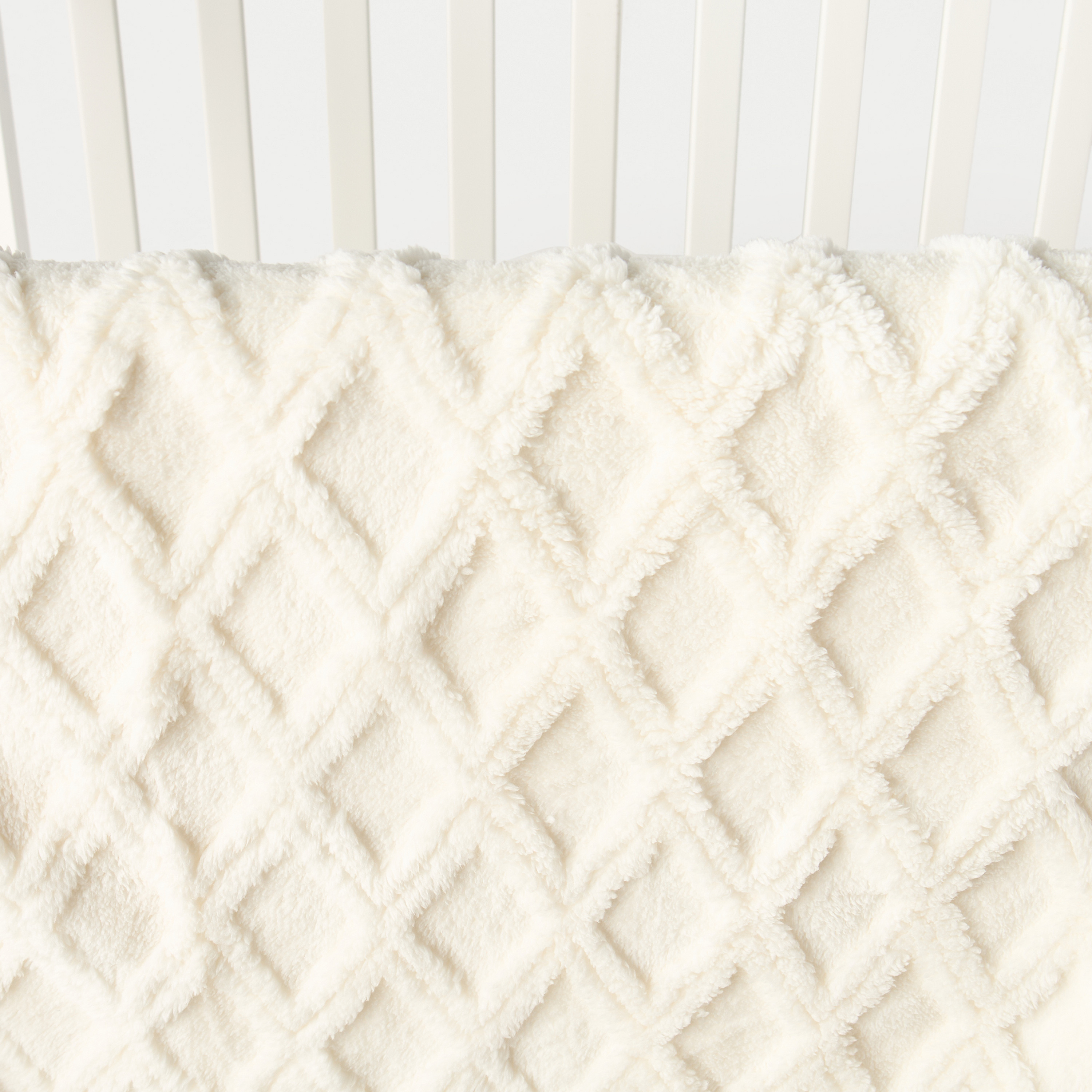 Juniors Textured Raschel Blanket - 76x102 cm-baby-nursery-blanketsandswaddles-blanketsandquilts-image-2