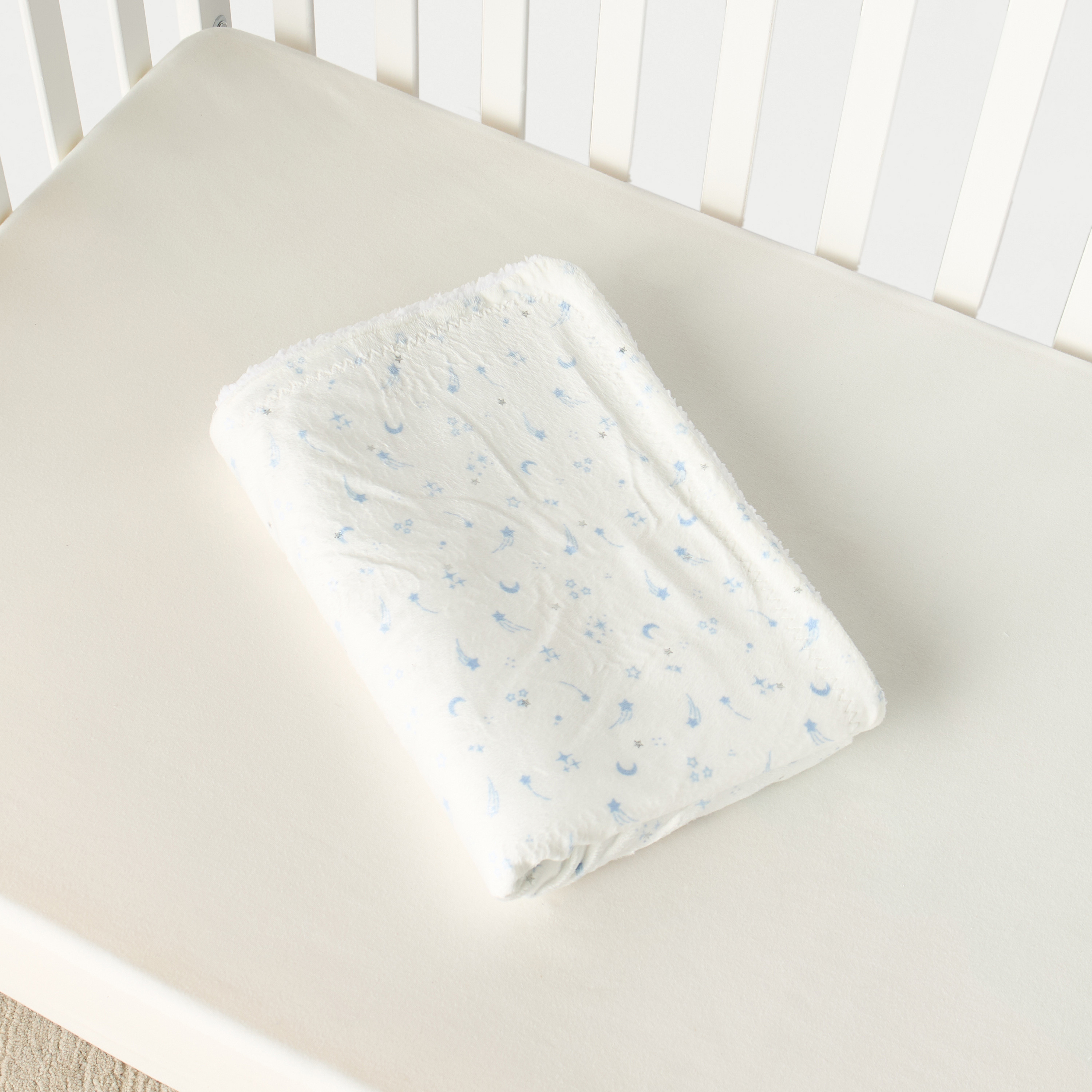 Juniors All-Over Print Velboa Raschel Blanket - 76x102 cm-baby-nursery-blanketsandswaddles-blanketsandquilts-image-5
