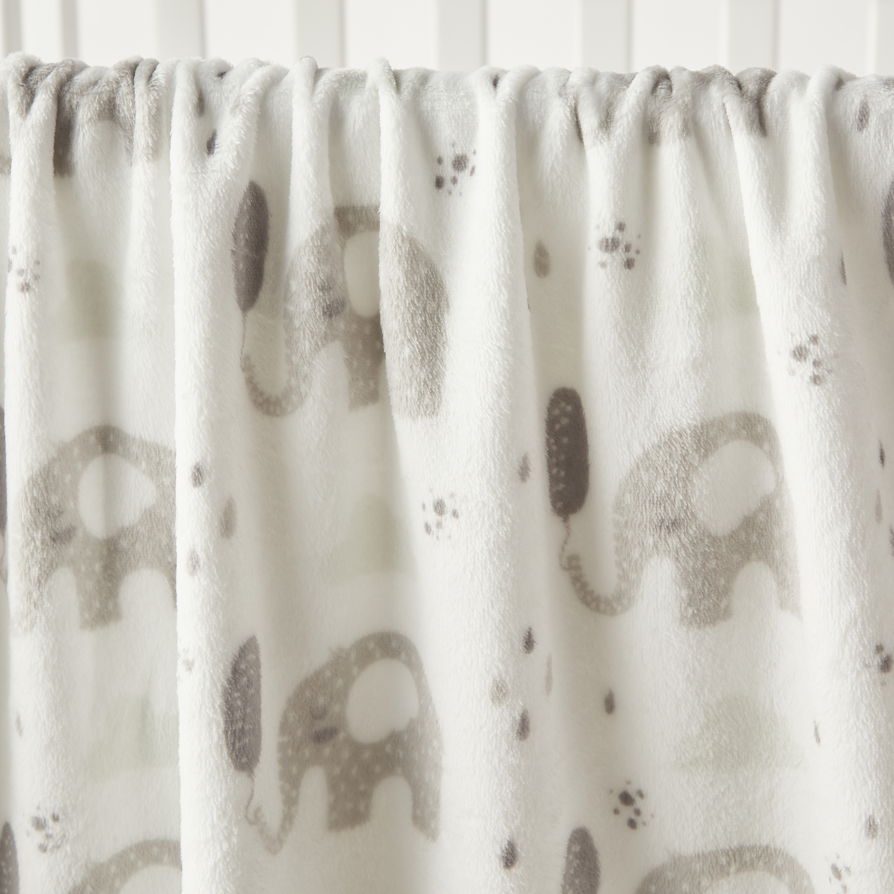 Juniors Elephant Print Coral Fleece Raschel Blanket -  76x102 cm-baby-nursery-blanketsandswaddles-blanketsandquilts-image-2
