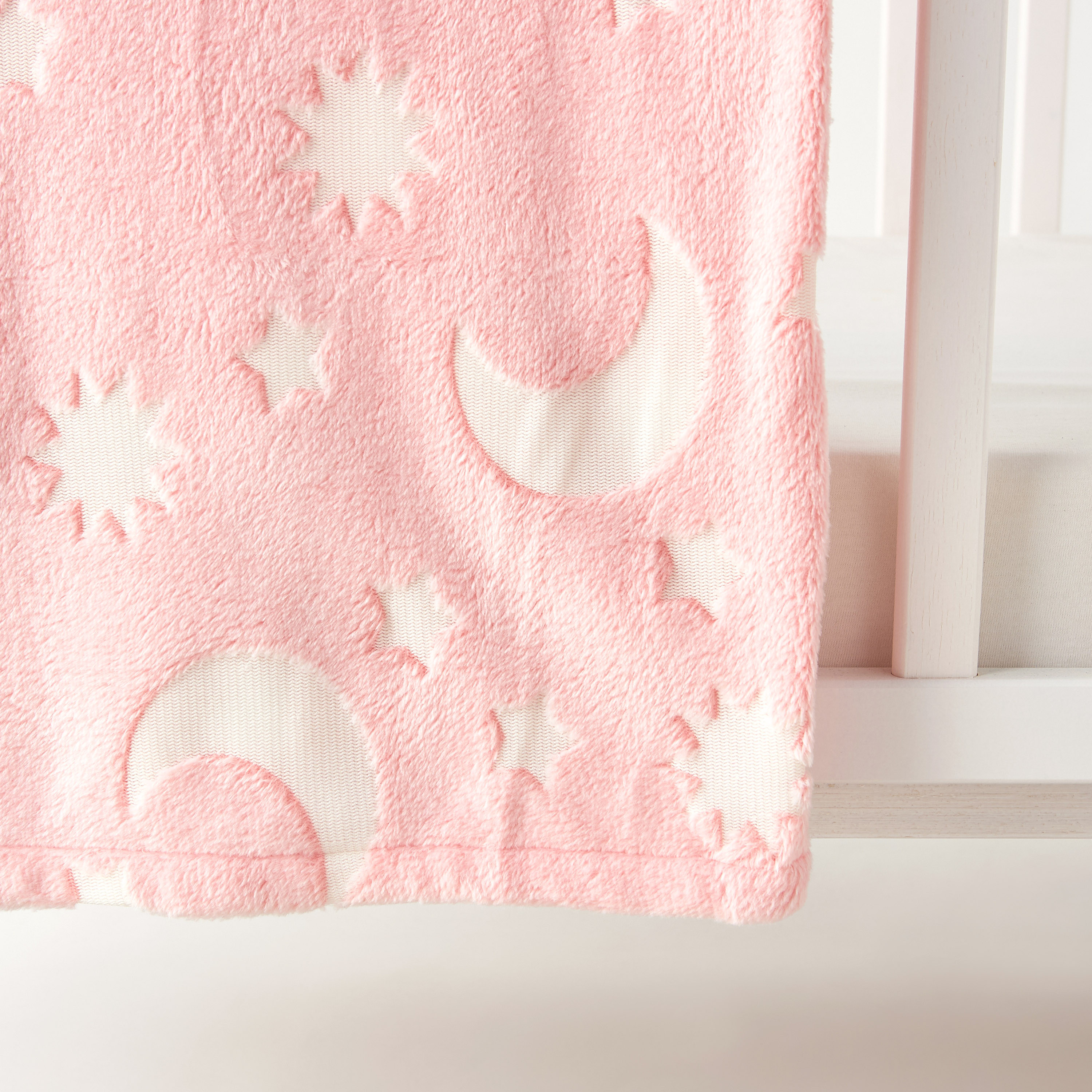 بطانية راشيل بارزة الملمس  تتوهج في الظلام بتصميم قمر ونجمة من جونيورز- 100x150 سم-baby-nursery-blanketsandswaddles-blanketsandquilts-image-3