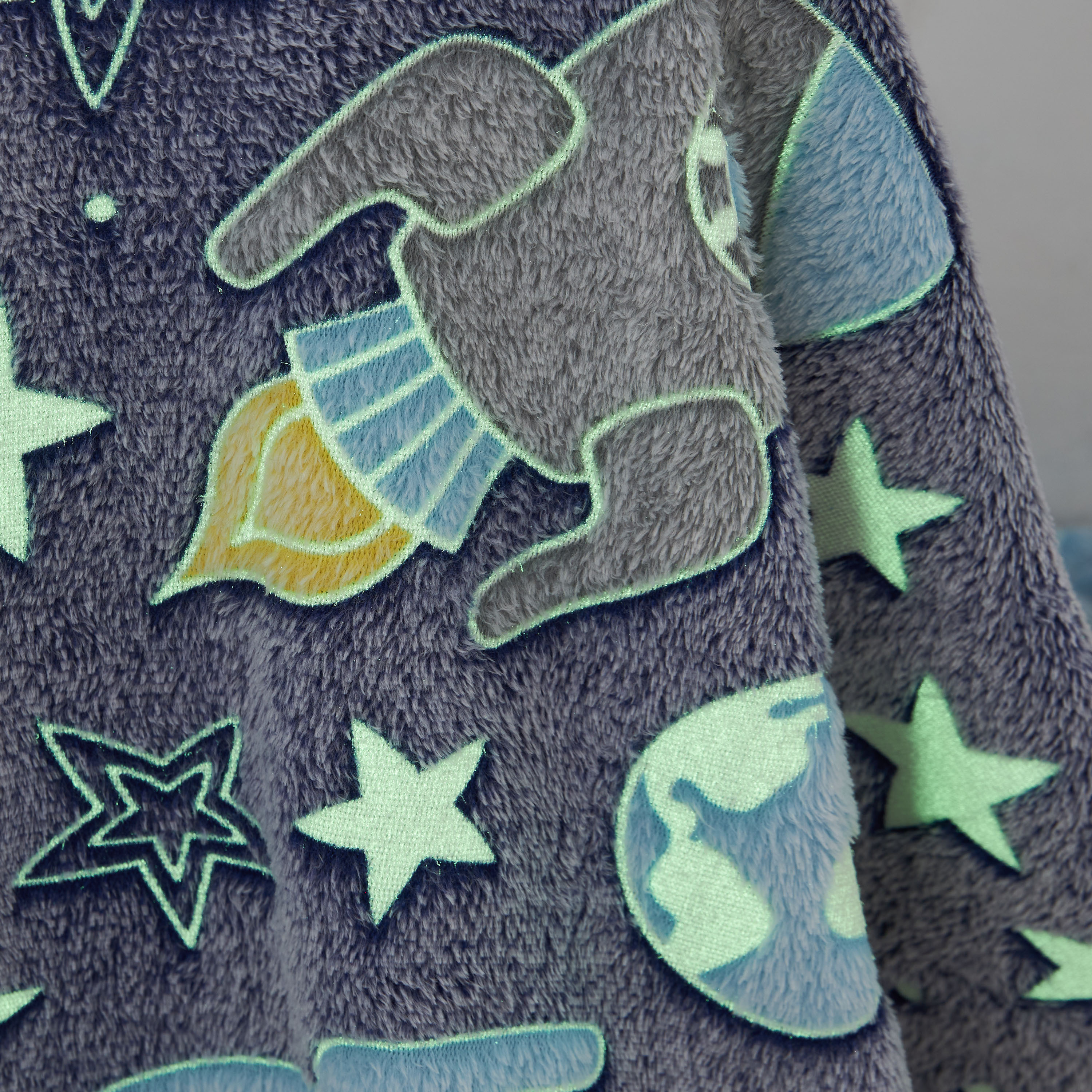 Juniors Space Textured Glow-in-the-Dark Raschel Blanket - 100x150 cm-baby-nursery-blanketsandswaddles-blanketsandquilts-image-5