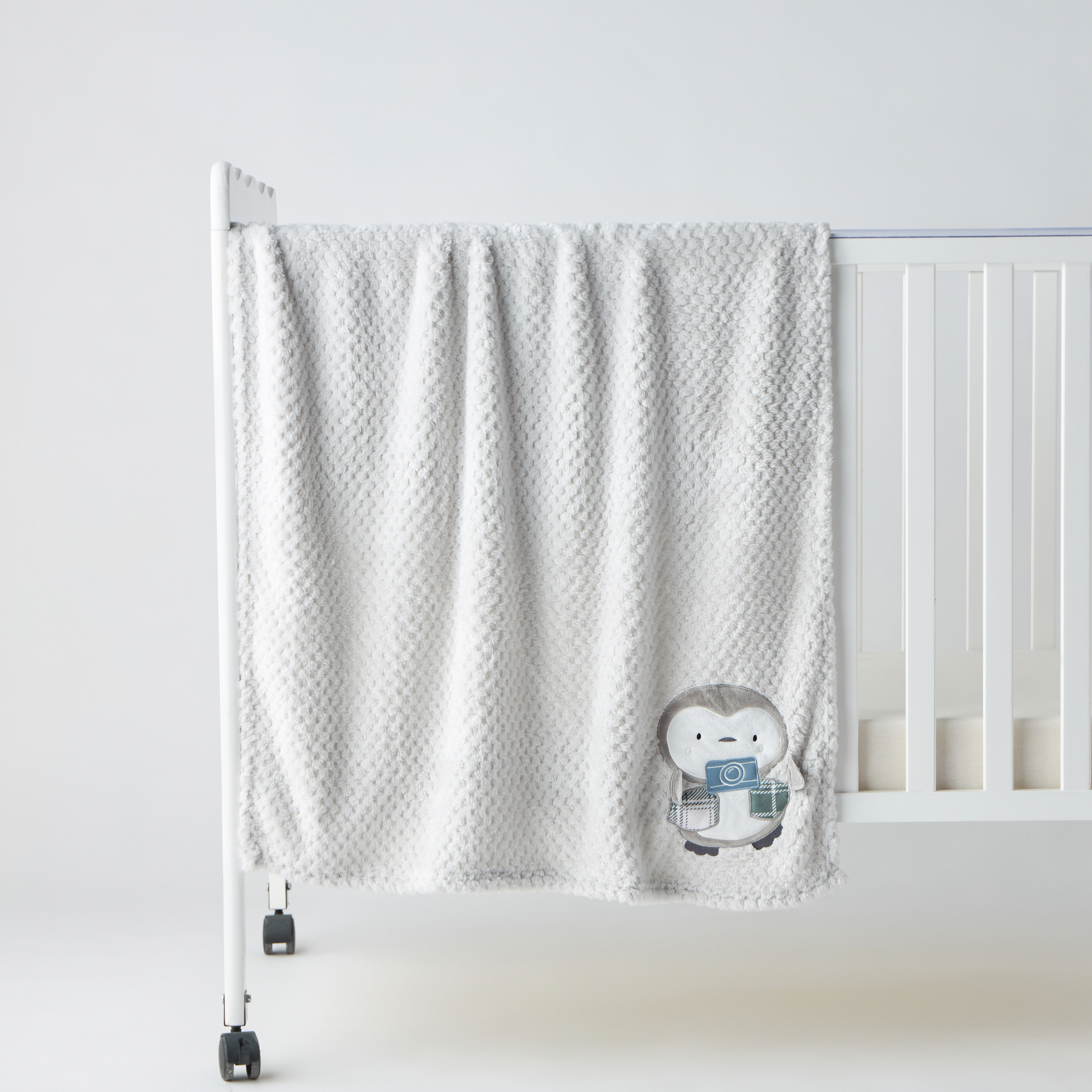 بطانية راشيل بارزة الملمس بزخارف بطريق من جونيورز - 80x110 سم-baby-nursery-blanketsandswaddles-blanketsandquilts-image-1