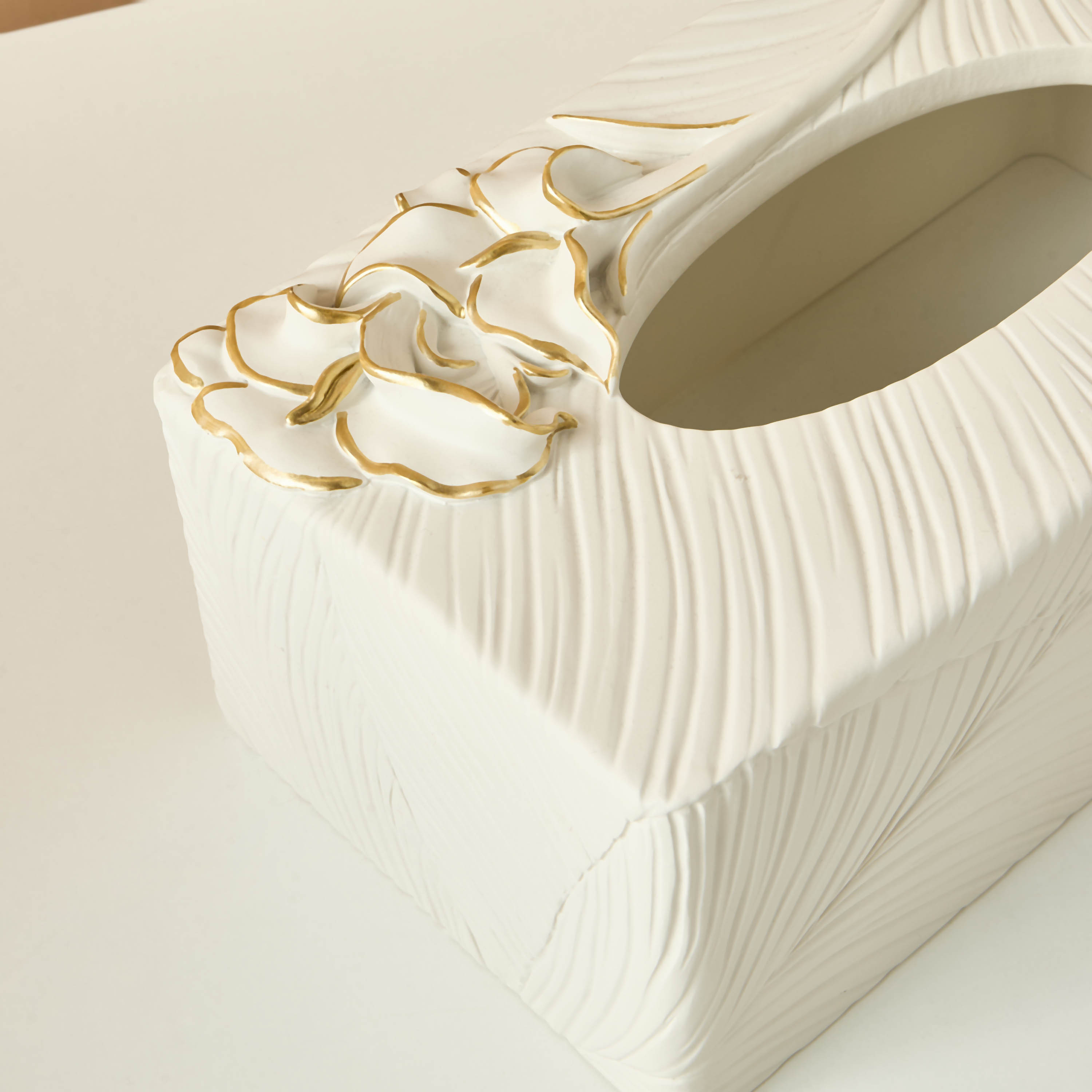 صندوق مناديل بتفاصيل زهرية-household-bathandlaundry-bathaccessories-bathaccessorysets-image-4