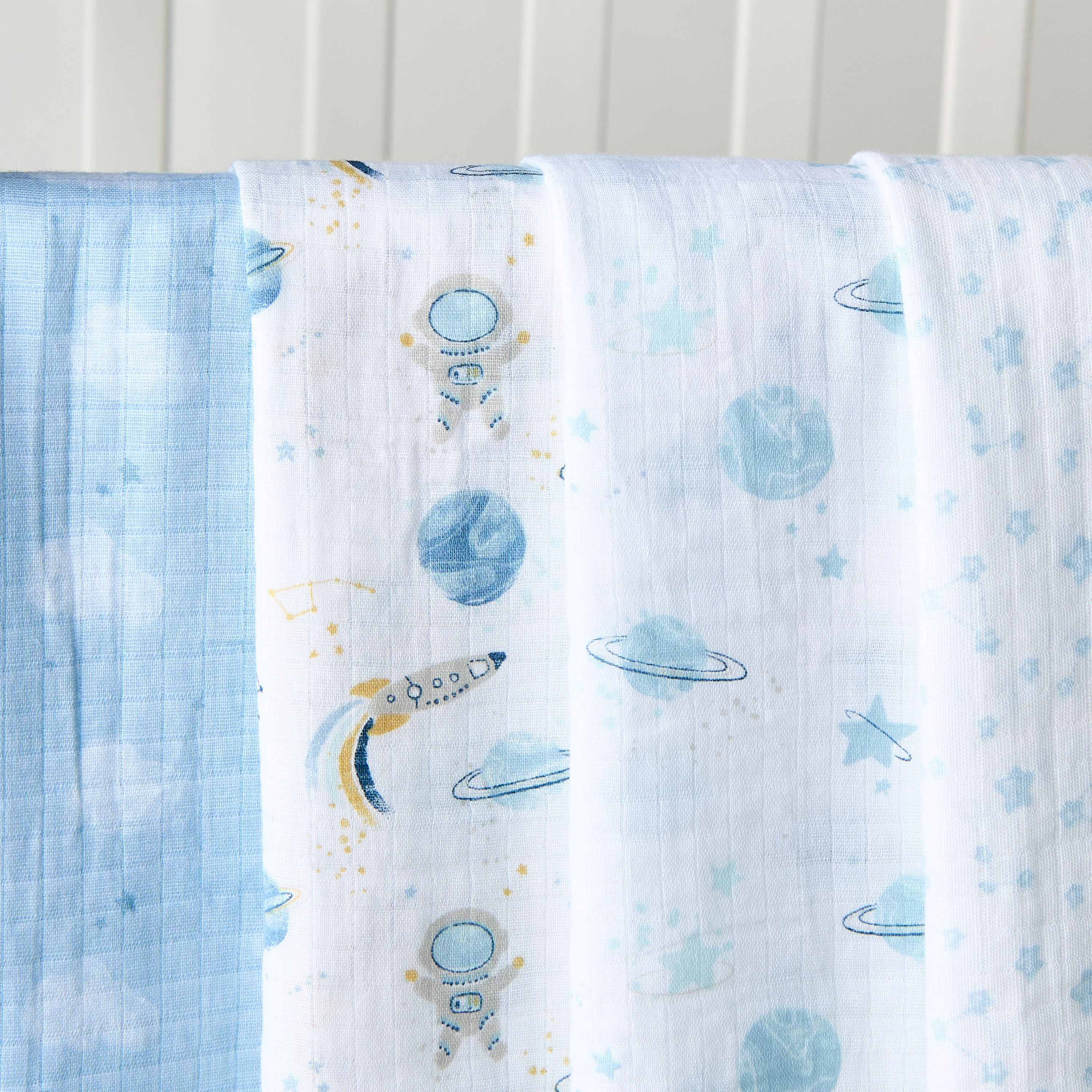 Giggles 4-Piece Printed Swaddle Blanket Set - 120x120 cm-baby-nursery-blanketsandswaddles-swaddlesandsleepingbags-image-3