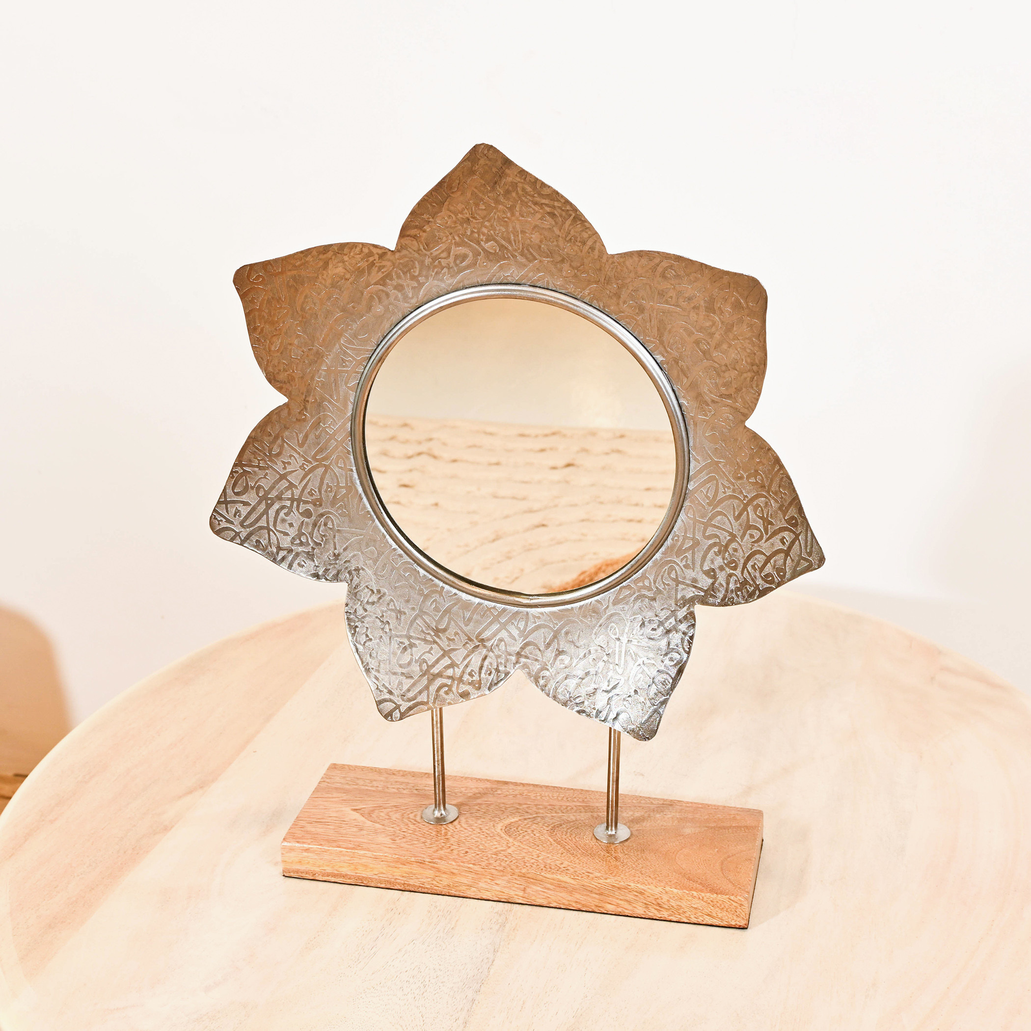 Home Carving Flower Shaped Decorative Mirror - 35x50 cm-household-walldecorandmirrors-mirrors-wallmirrors-image-3