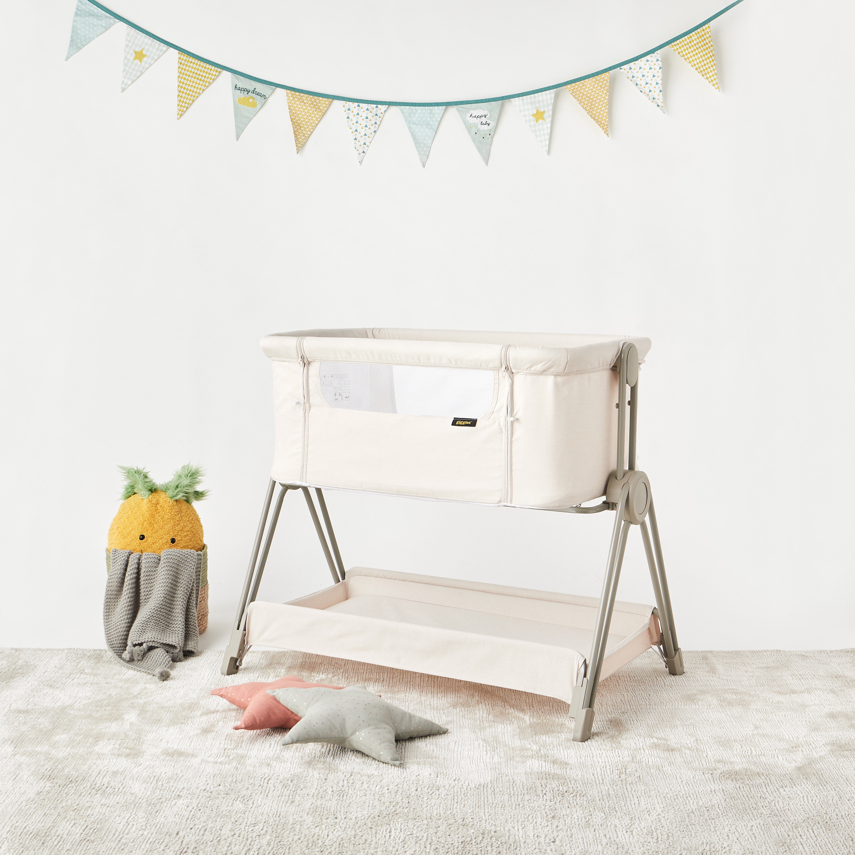 سرير أطفال أمير من جيجلز-baby-nursery-furniture-cribsandbeds-bassinets-image-10