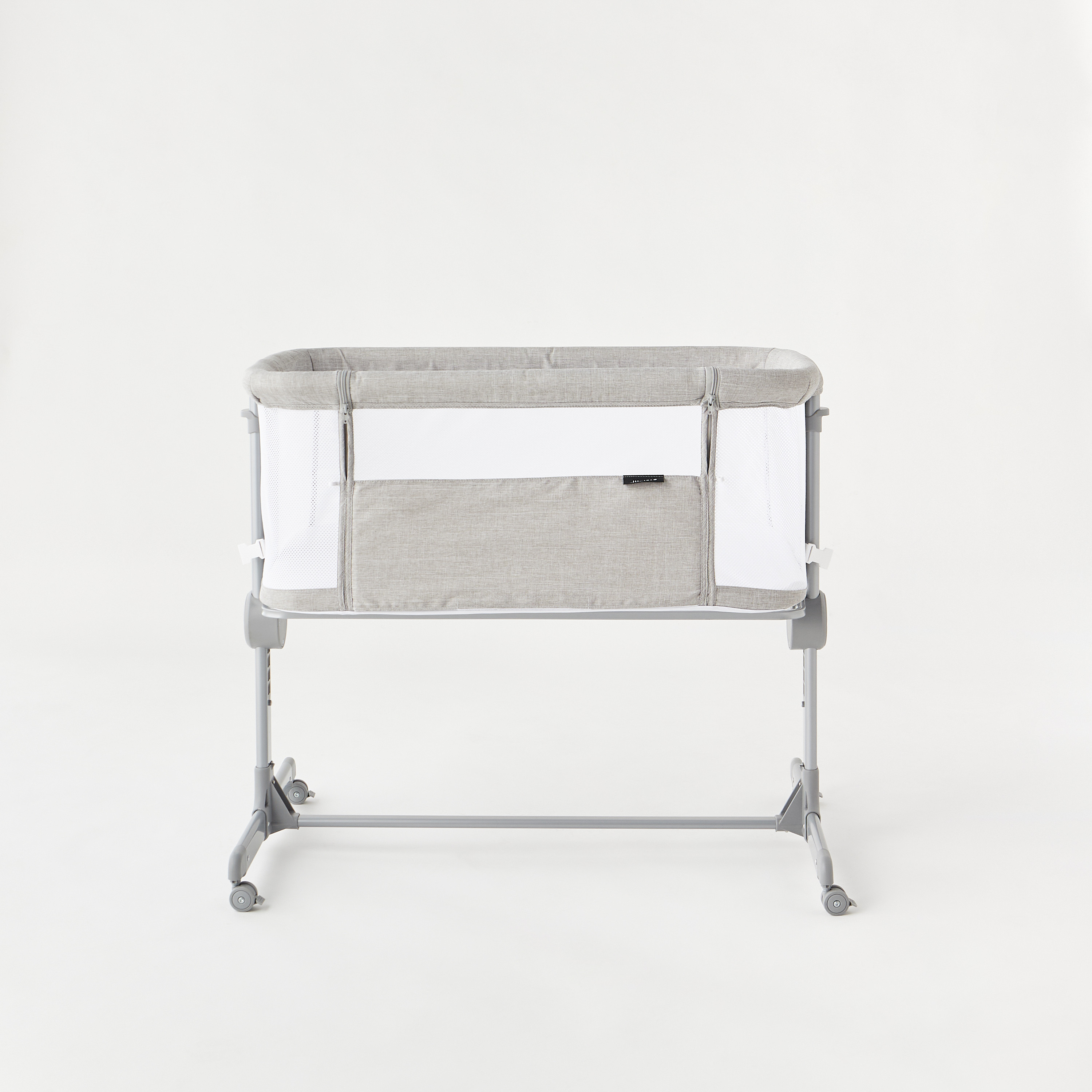 سرير جانبي قابل لتعديل الارتفاع باركر من جونيورز-baby-nursery-furniture-cribsandbeds-bassinets-image-4