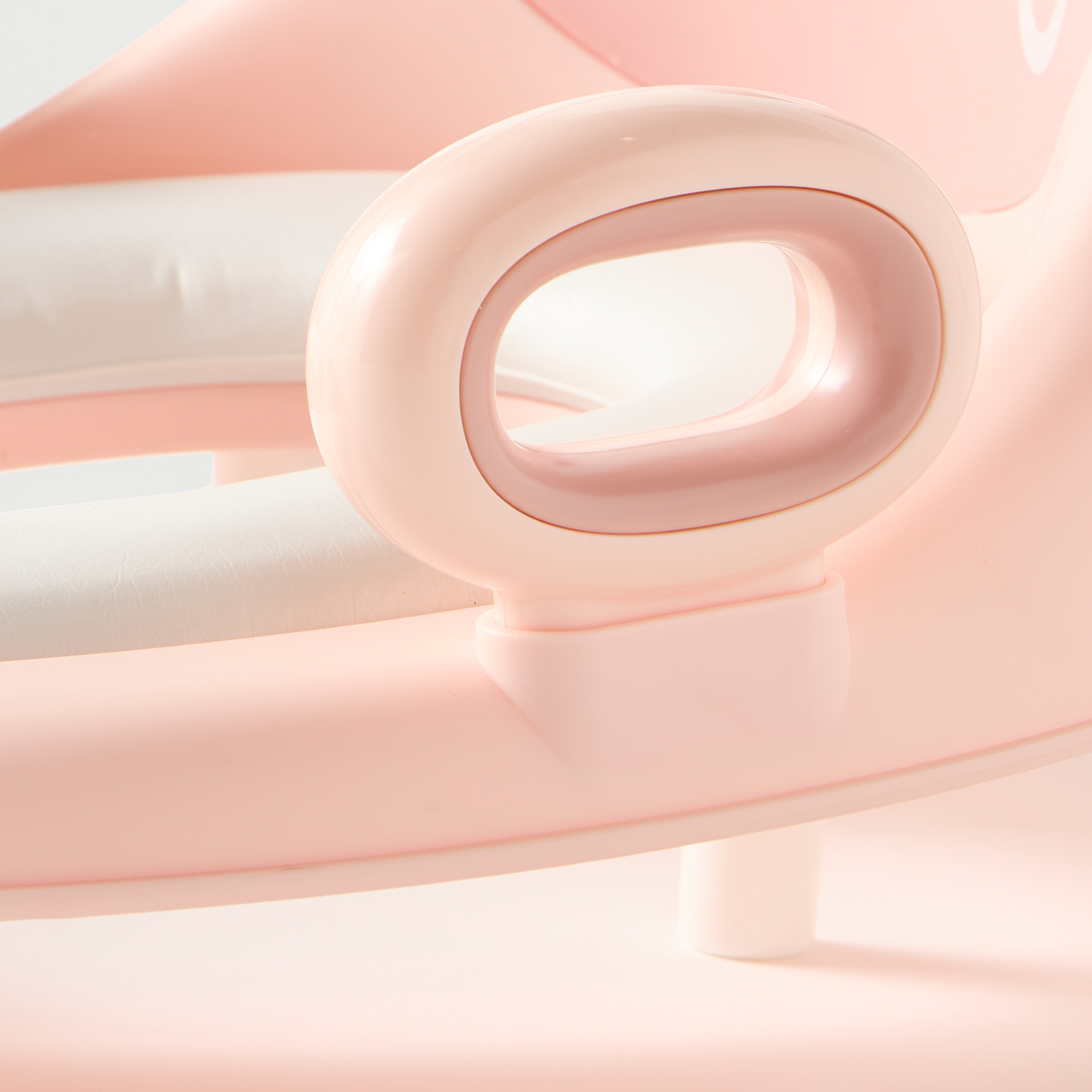مقعد لتدريب الأطفال على استخدام المرحاض من جونيورز-baby-diapering-pottytraining-image-5