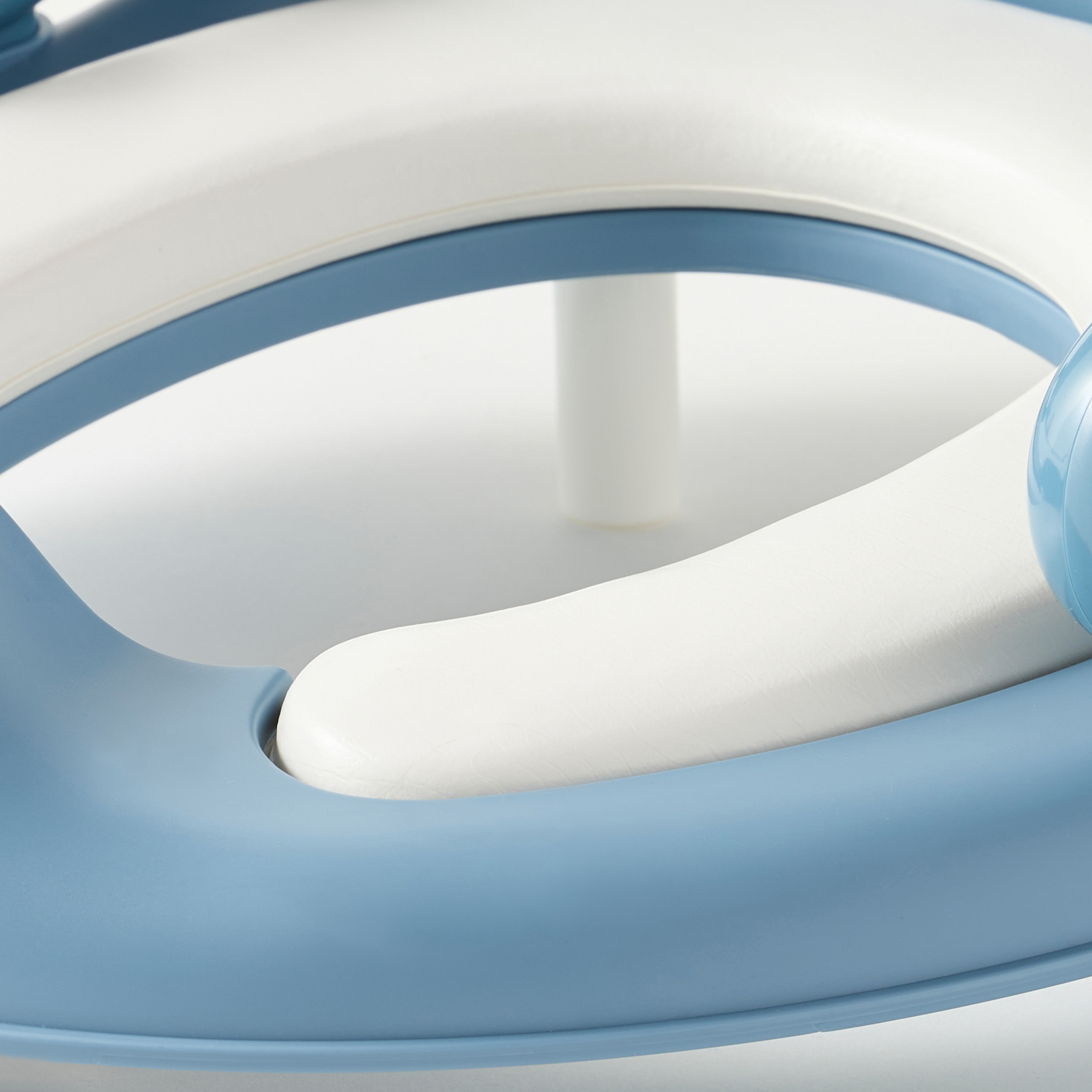 مقعد لتدريب الأطفال على استخدام المرحاض من جونيورز-baby-diapering-pottytraining-image-9