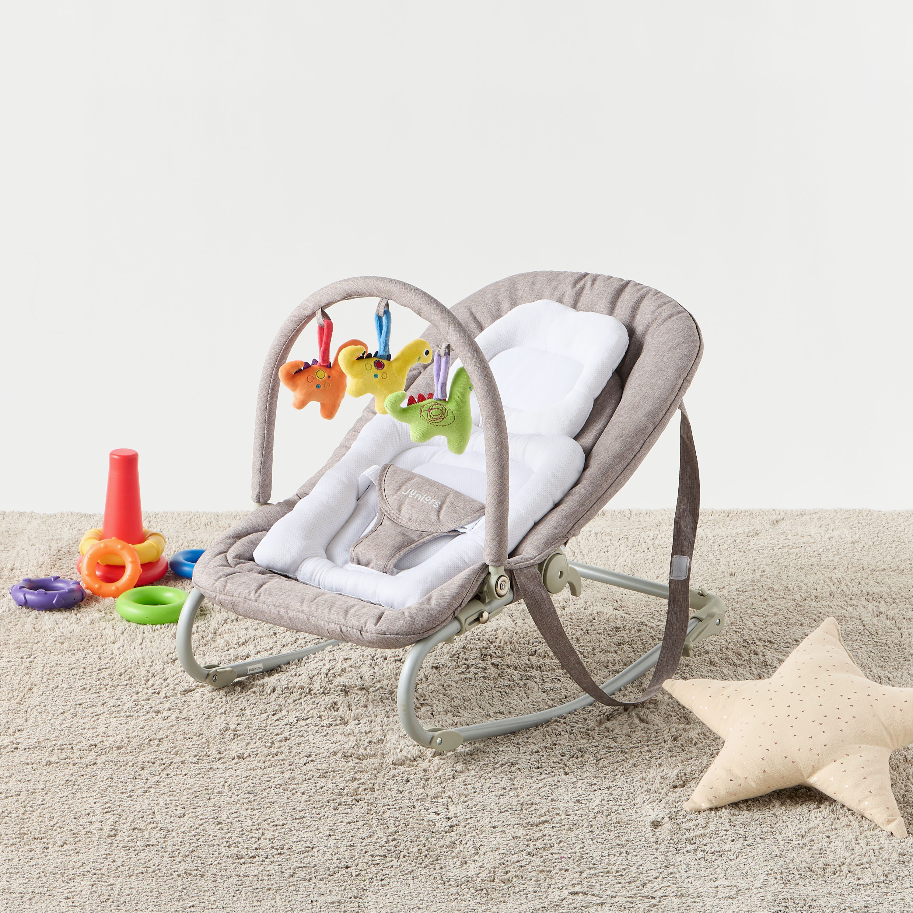 كرسي هزّاز للأطفال من جونيورز-baby-infantactivity-rockers-image-1