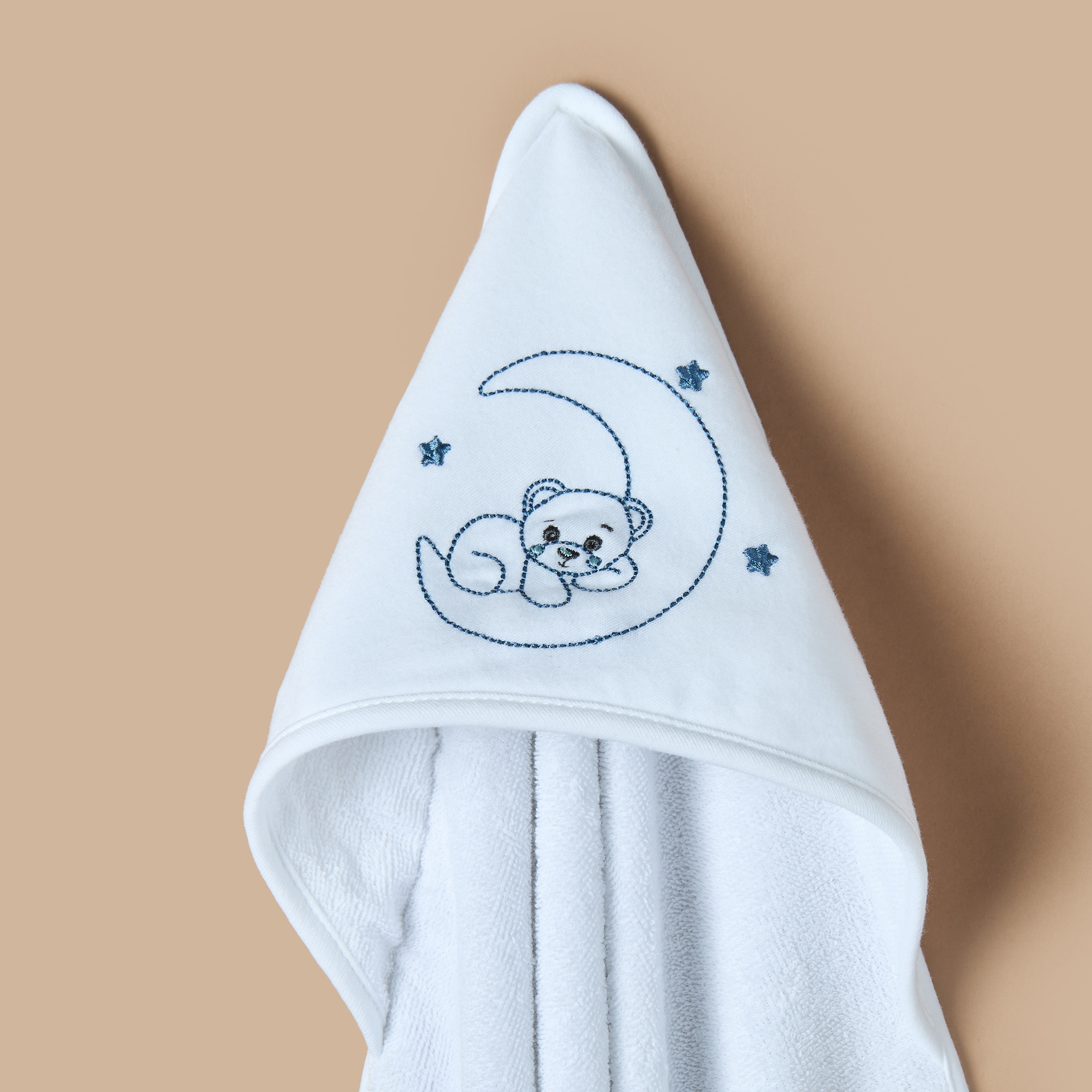 طقم مناشف بقبعة وزخارف قطعتين من جونيورز - 80x80 سم-baby-bathandcare-towels-image-2