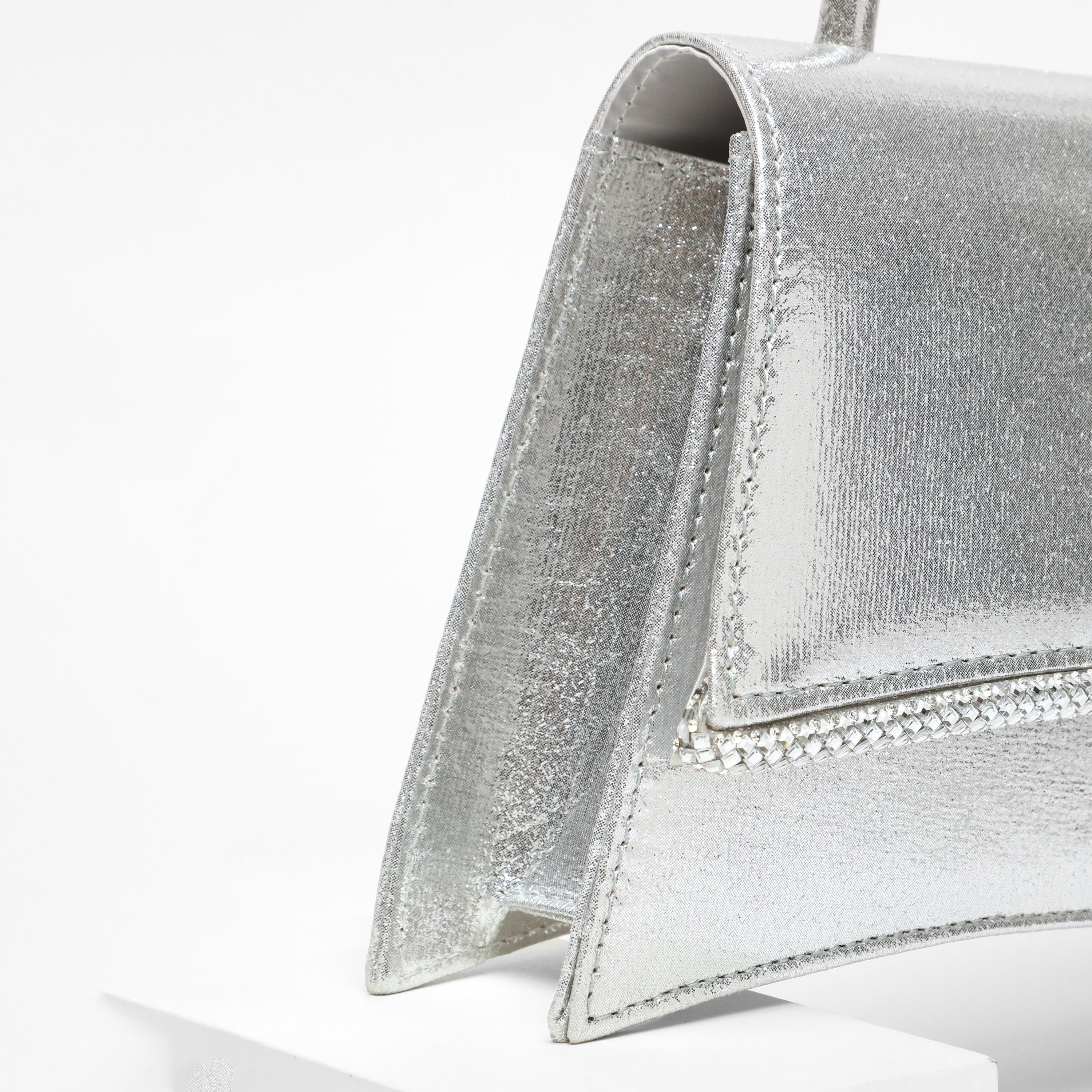 Quiz Metallic Handheld Bag with Magnetic Closure and Chain Detachable Strap-women-bagsandwallets-handbags-image-5