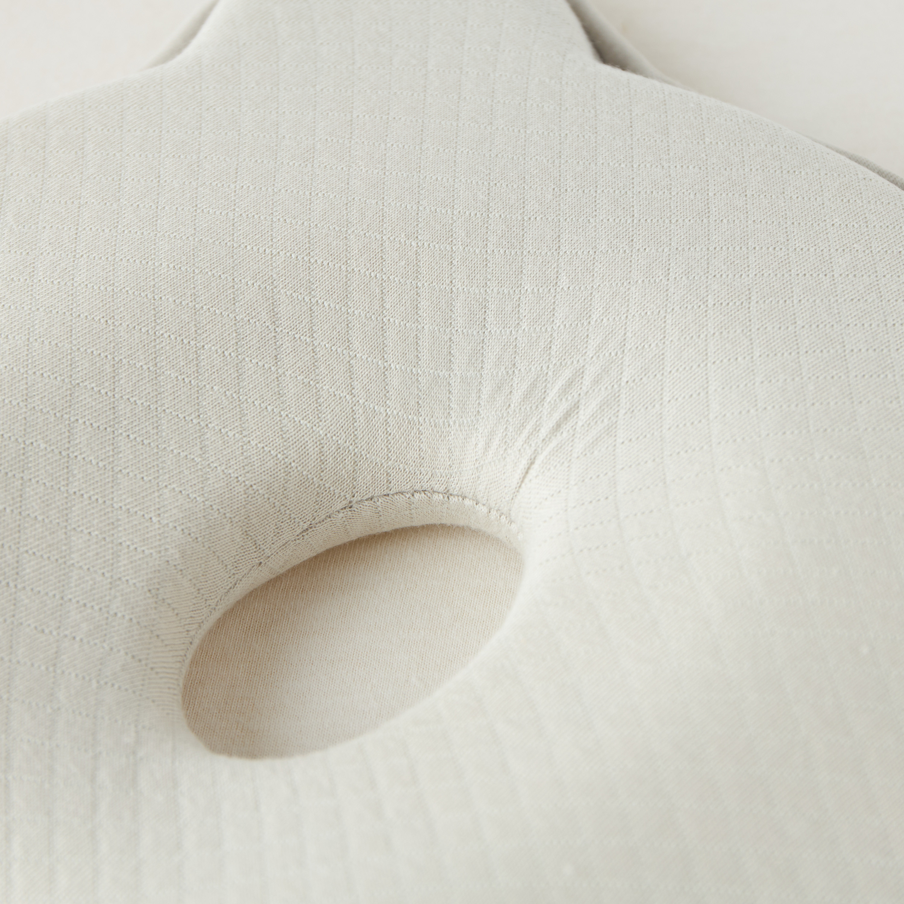 وسادة ميموري فوم لتشكيل الرأس من جونيورز-baby-nursery-babybedding-image-1