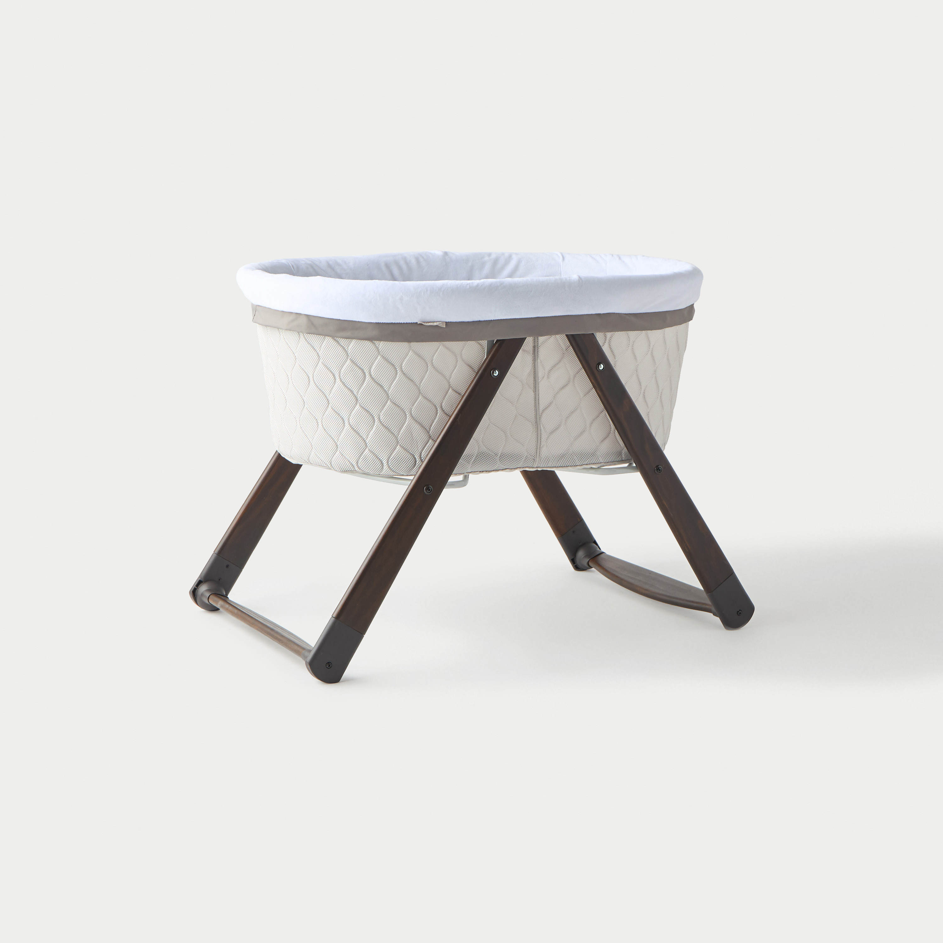 Juniors Quilted Mia Wooden Bassinet-baby-nursery-furniture-cribsandbeds-bassinets-image-3