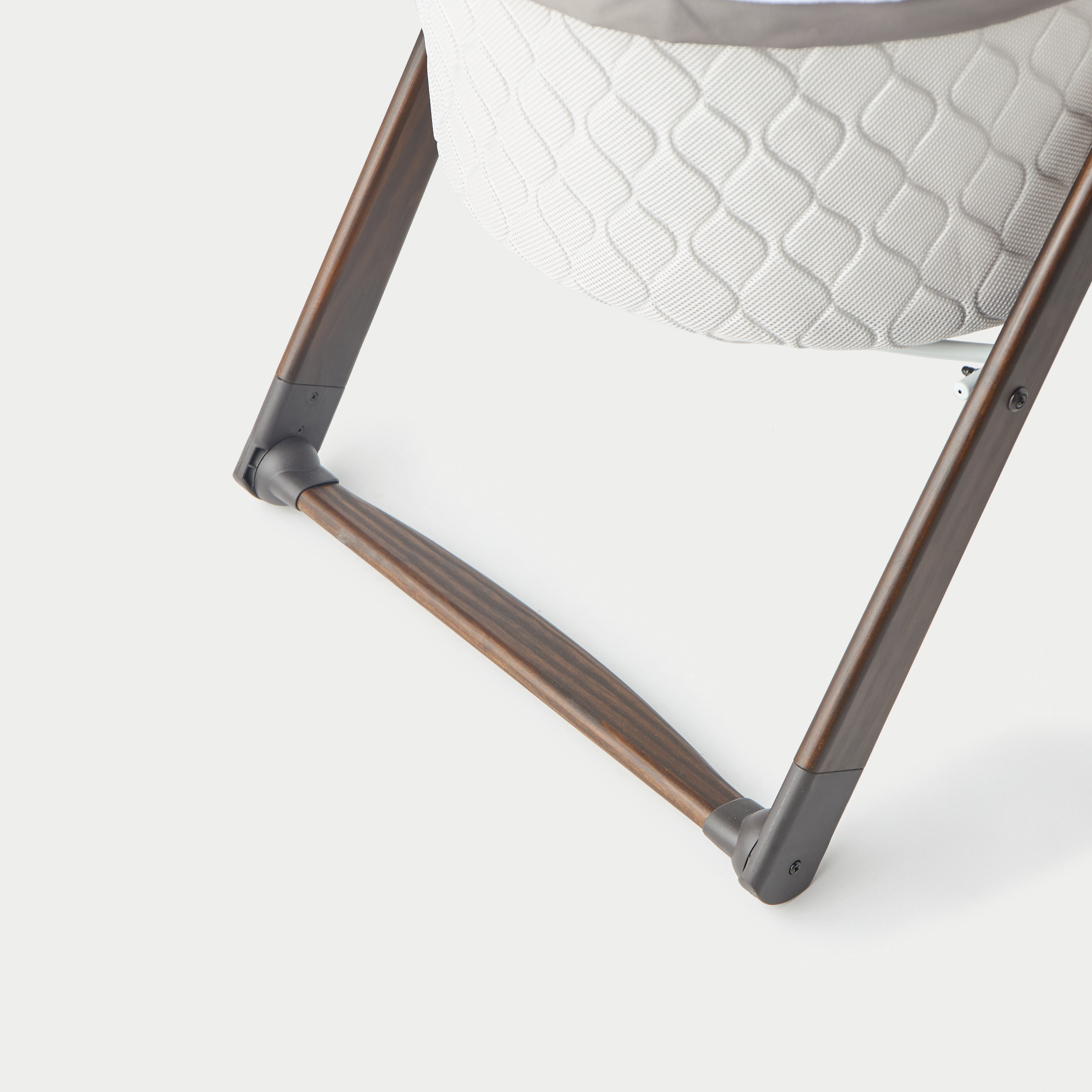 Juniors Quilted Mia Wooden Bassinet-baby-nursery-furniture-cribsandbeds-bassinets-image-8