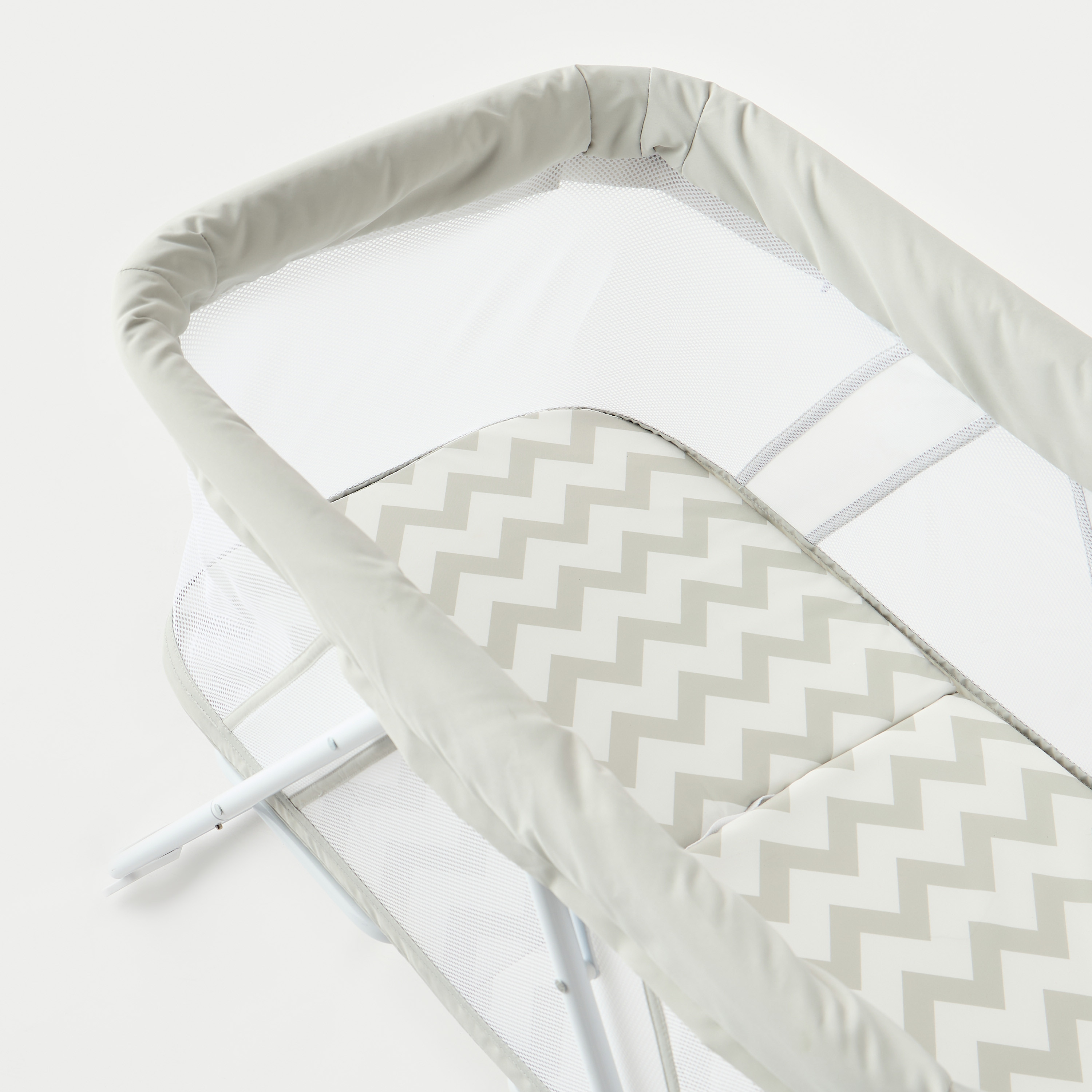 Juniors Riley Travel Bassinet-baby-nursery-furniture-cribsandbeds-bassinets-image-3