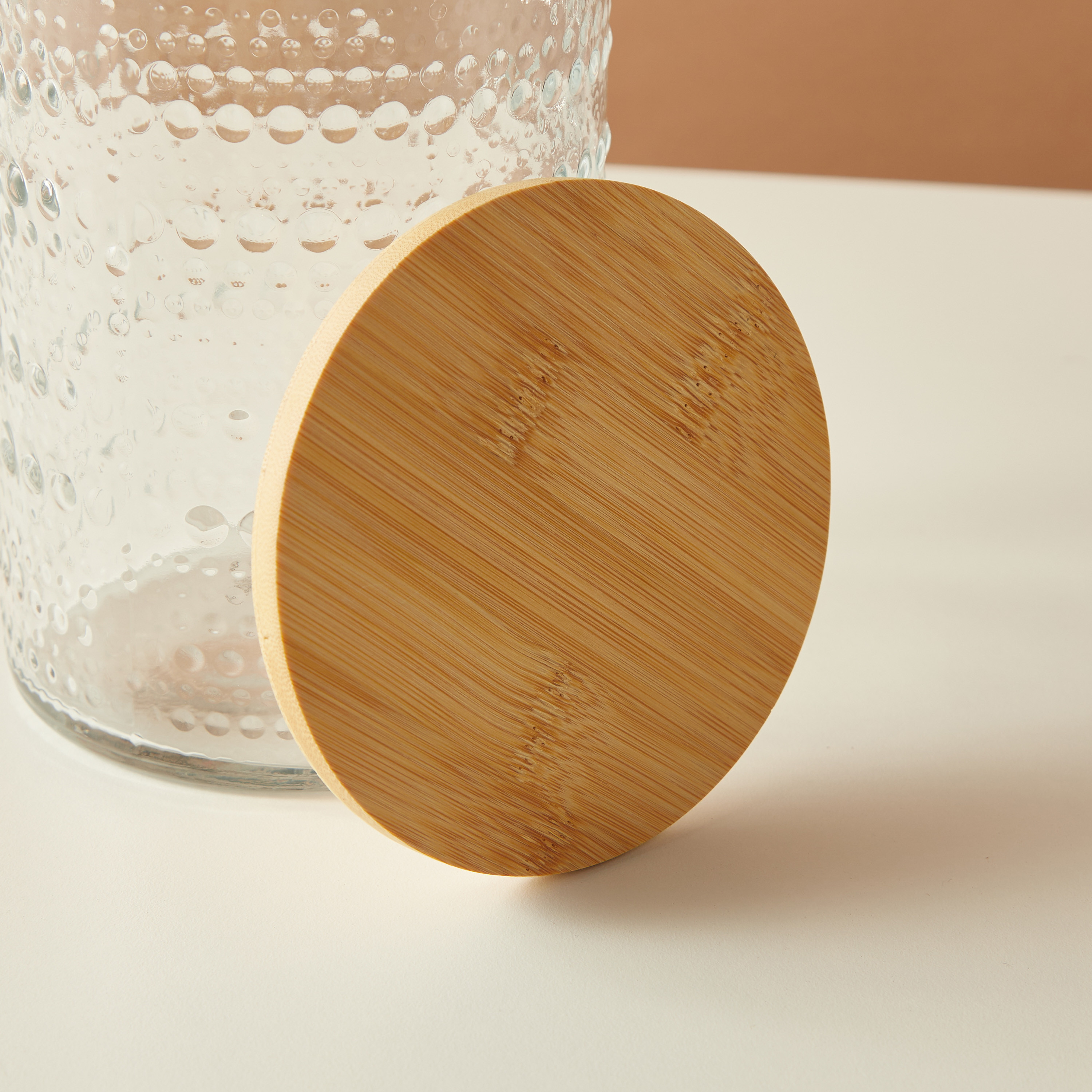جرة زجاج بارزة الملمس بغطاء خشب - 2.5 لتر-household-kitchen-foodstorage-containers-image-6