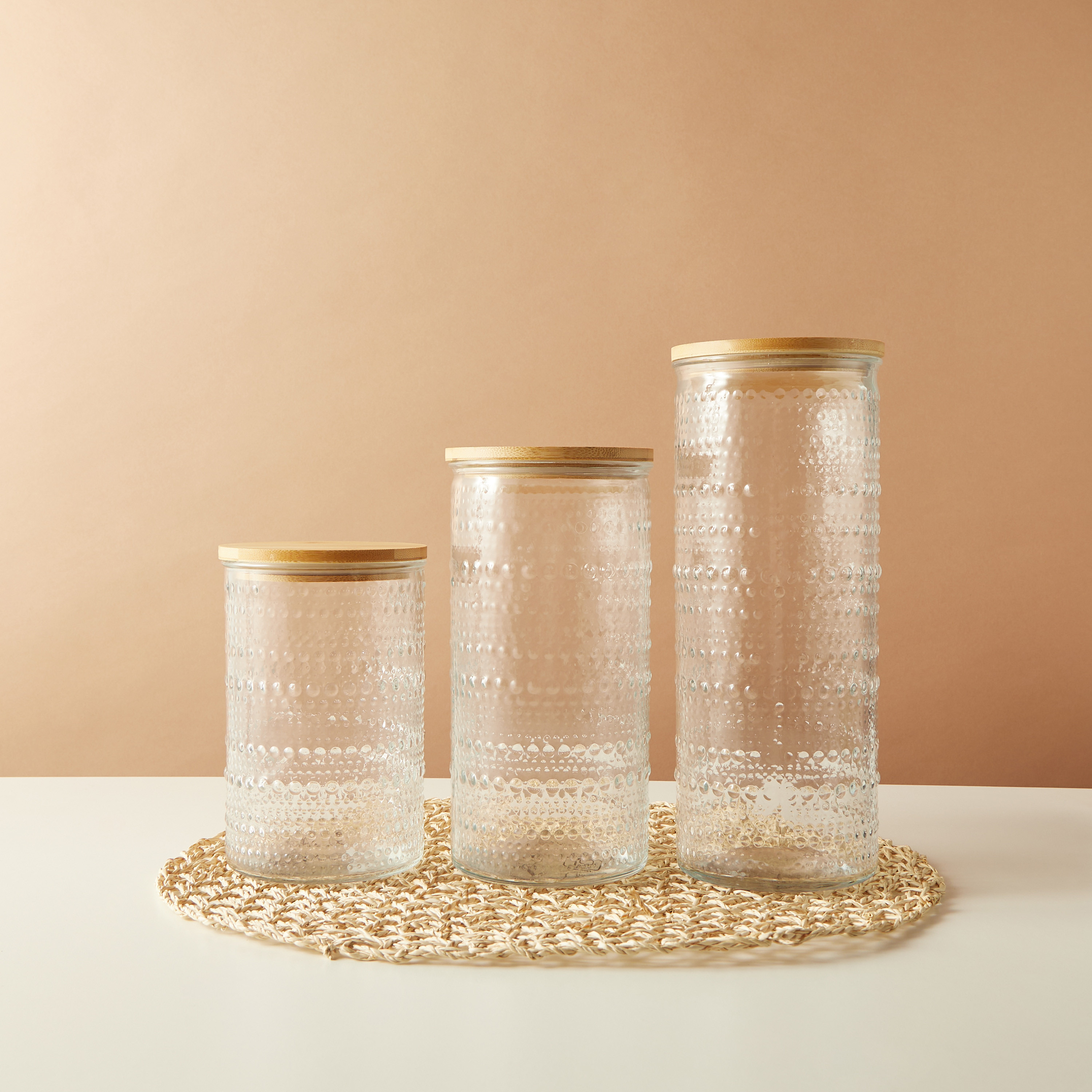 جرة زجاج بارزة الملمس بغطاء خشب - 1.5 لتر-household-kitchen-foodstorage-containers-image-2