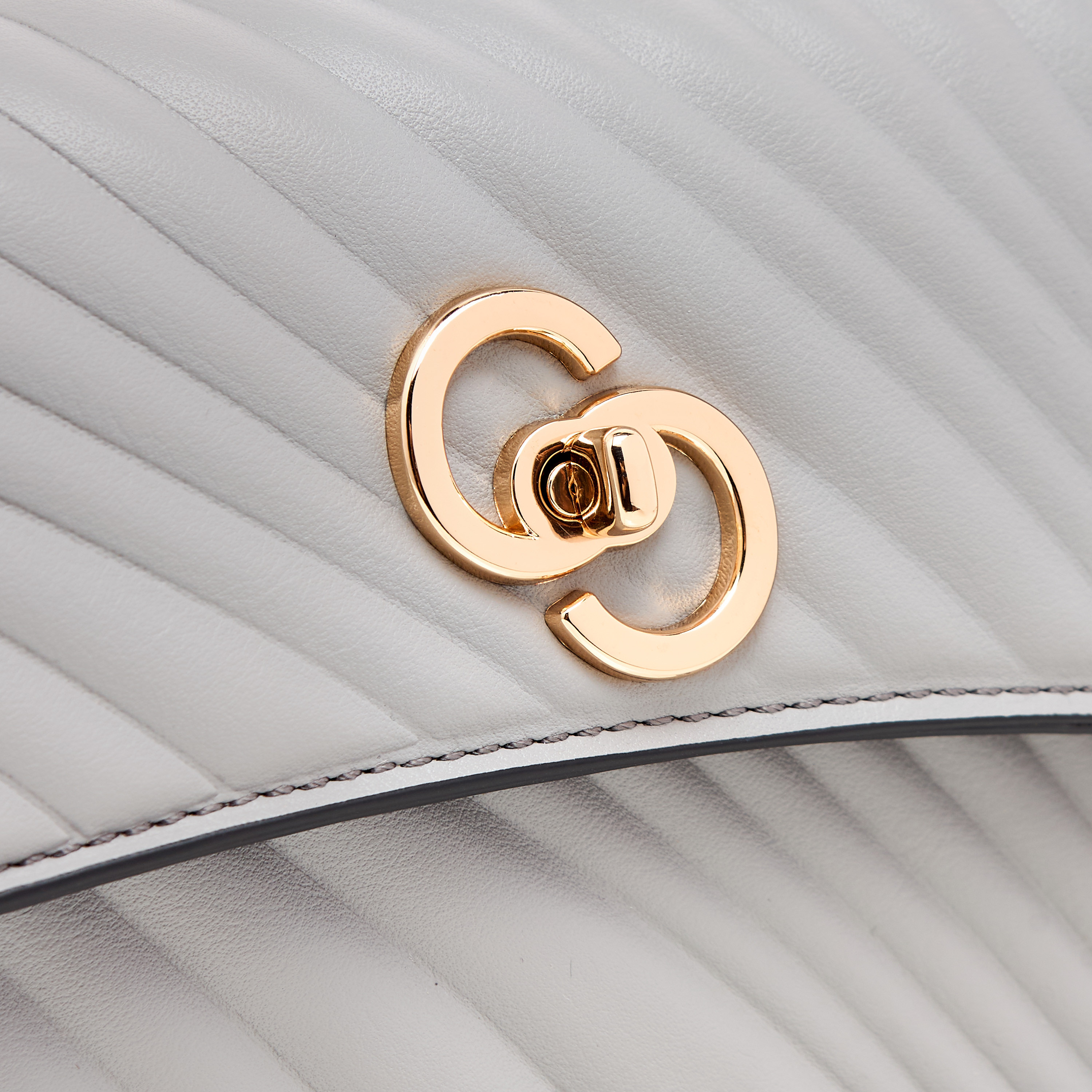 شنطة كروس بودي مبطنة بحزام قابل للفصل وقفل إغلاق تويست من سيليست-women-bagsandwallets-handbags-image-10