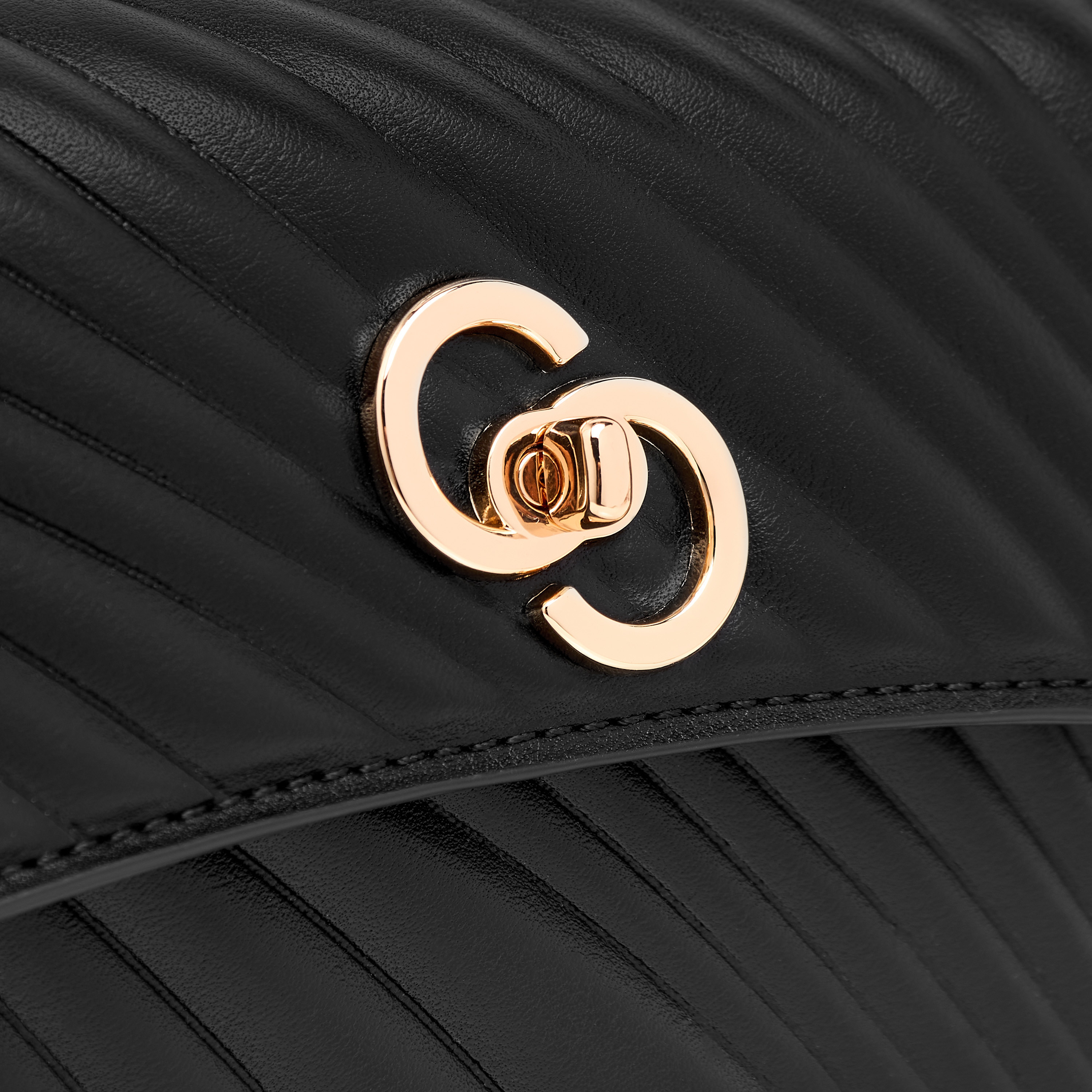 شنطة كروس بودي مبطنة بحزام قابل للفصل وقفل إغلاق تويست من سيليست-women-bagsandwallets-handbags-image-17
