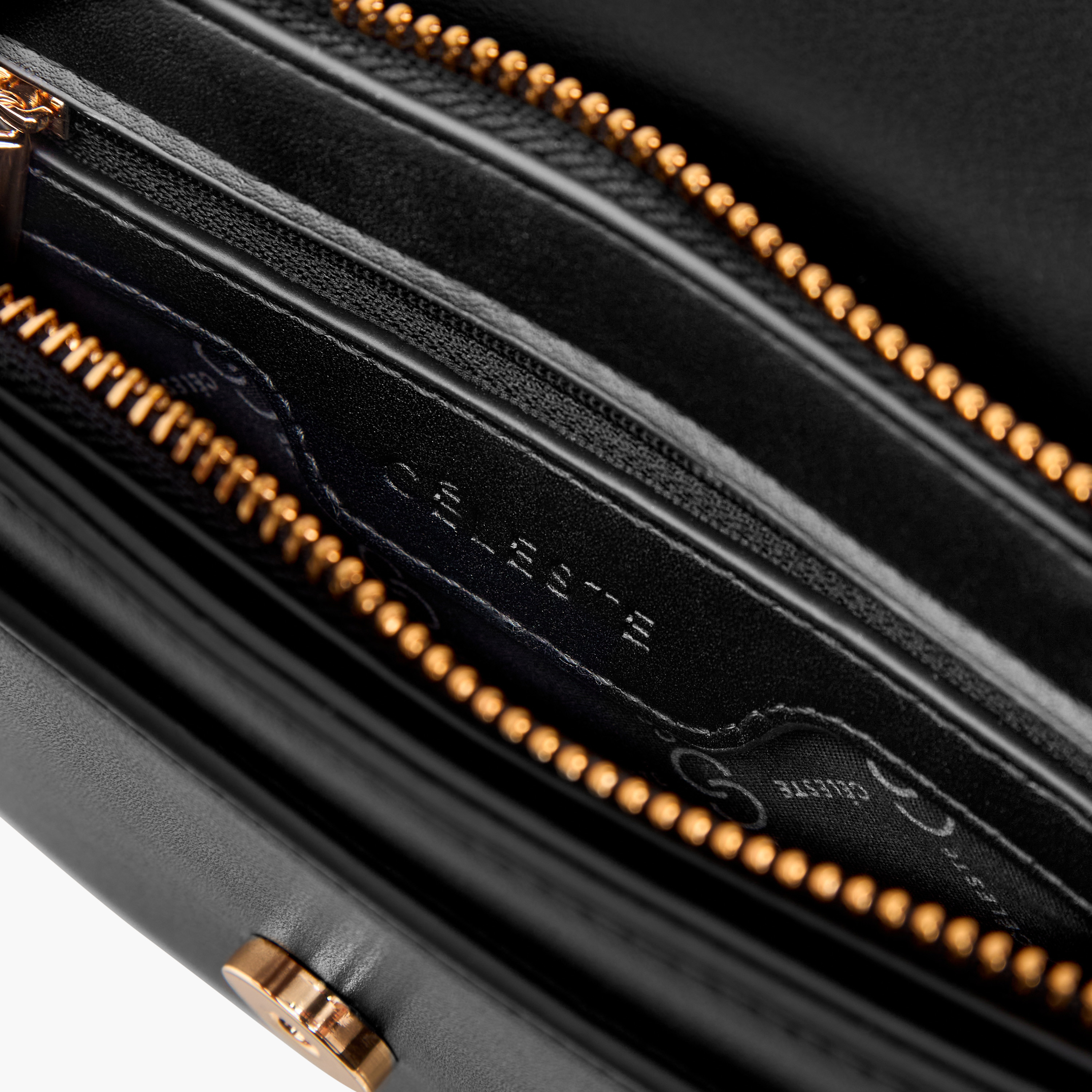 شنطة كروس بودي سادة بحزام قابل للتعديل وطية إغلاق من سيليست-women-bagsandwallets-handbags-image-7