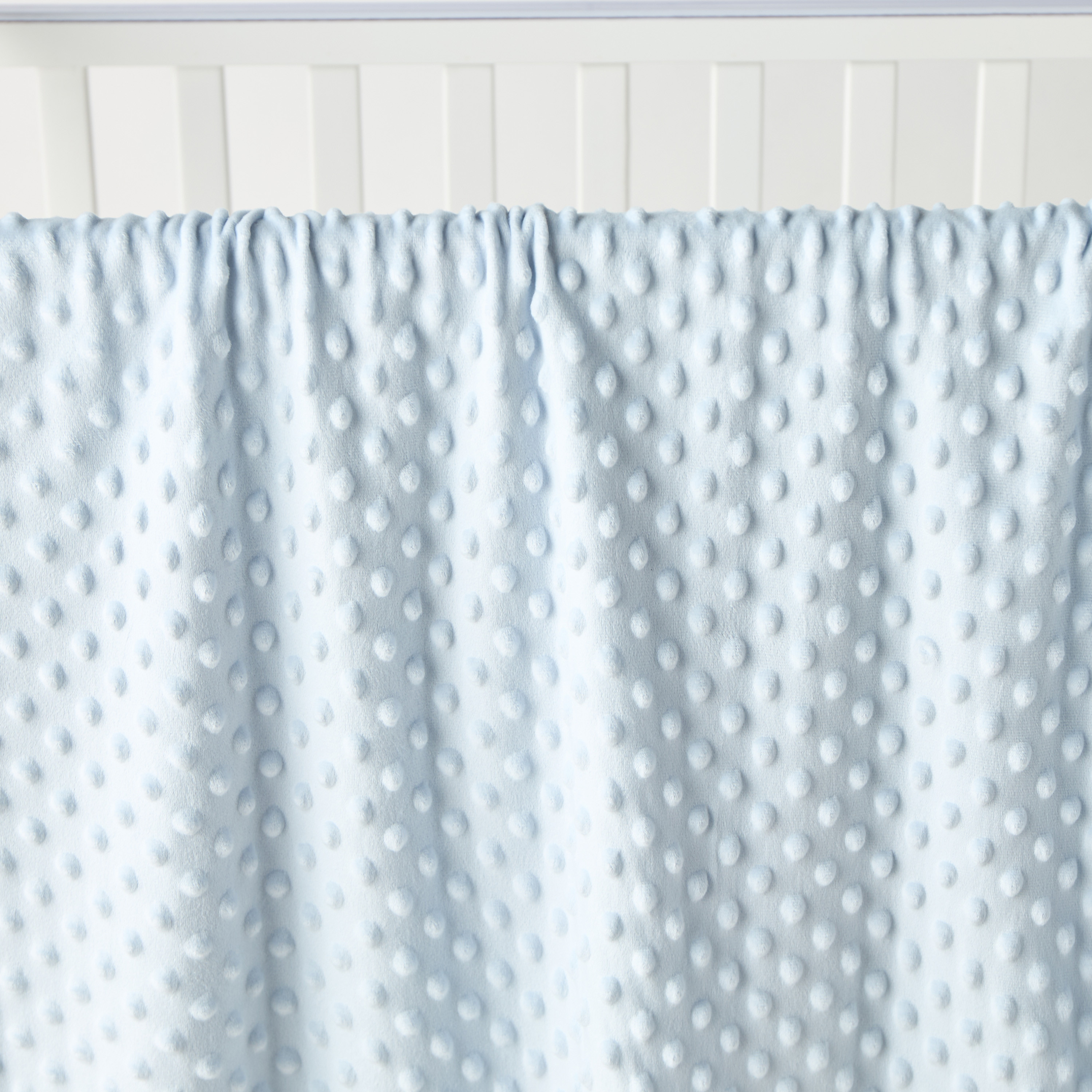 مجموعة هدايا بطانية ولعبة مخملية على شكل دب من جونيورز-baby-nursery-blanketsandswaddles-blanketsandquilts-image-5