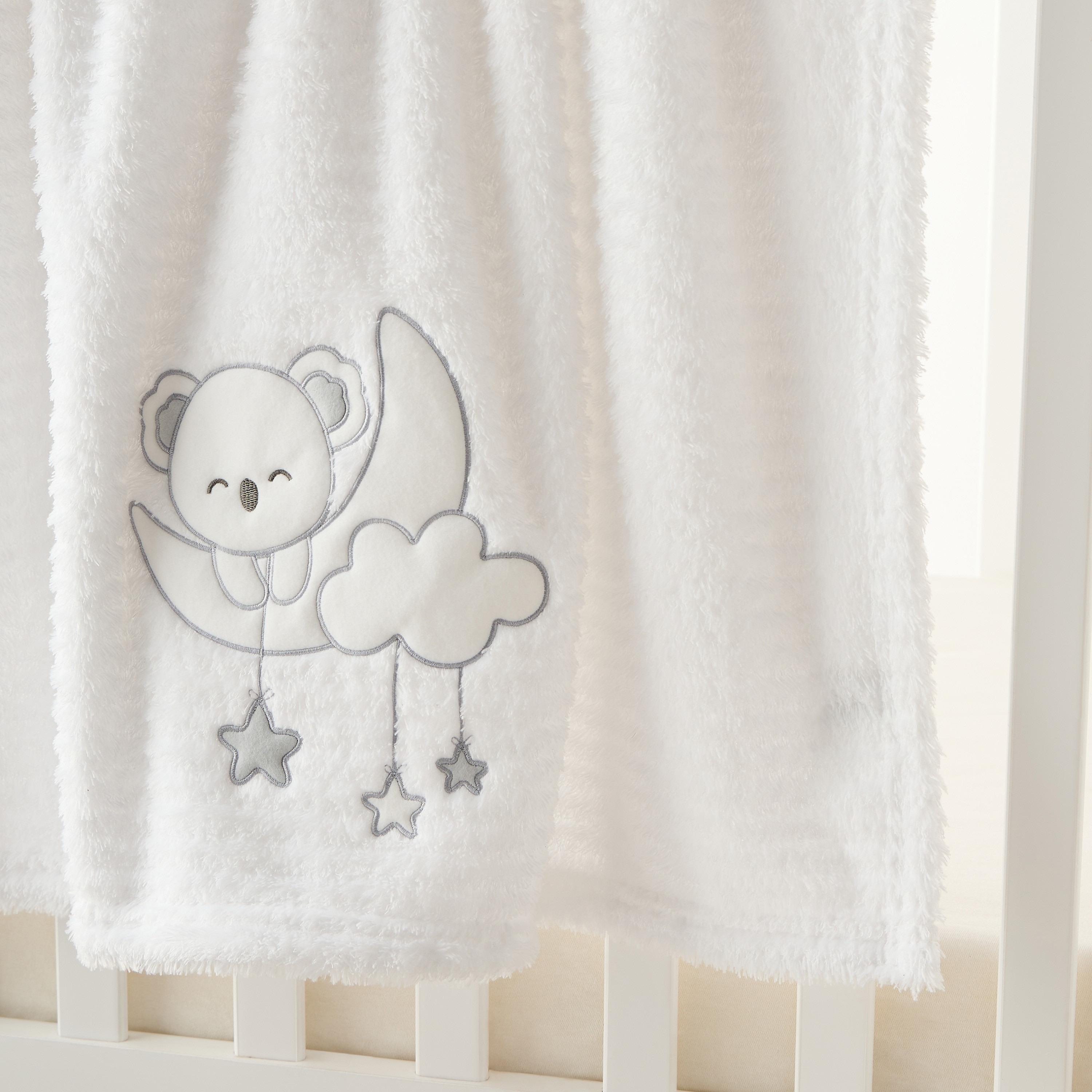 Juniors Polyboa Applique Detail Raschel Blanket - 76x102 cm-baby-nursery-blanketsandswaddles-blanketsandquilts-image-2