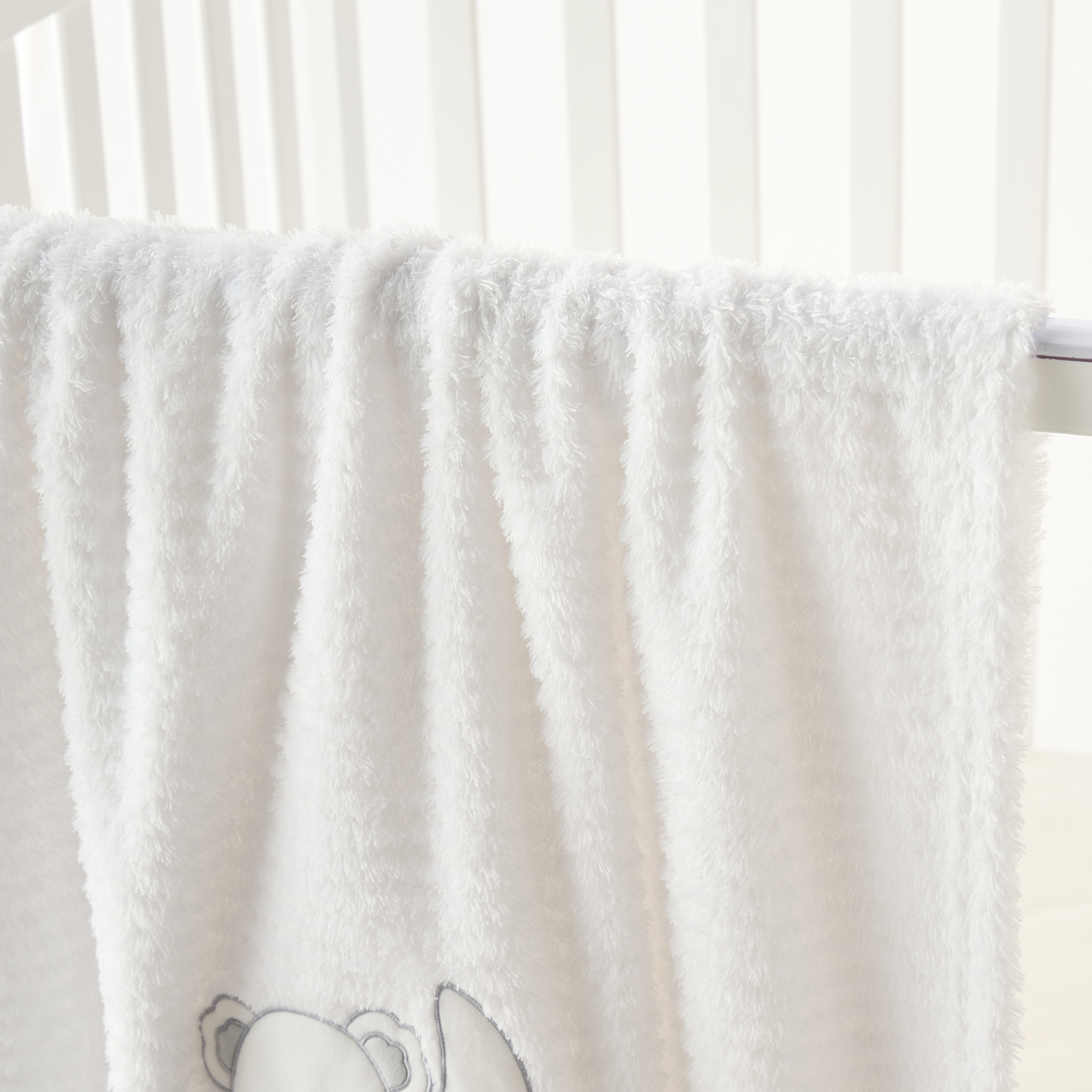 Juniors Polyboa Applique Detail Raschel Blanket - 76x102 cm-baby-nursery-blanketsandswaddles-blanketsandquilts-image-3