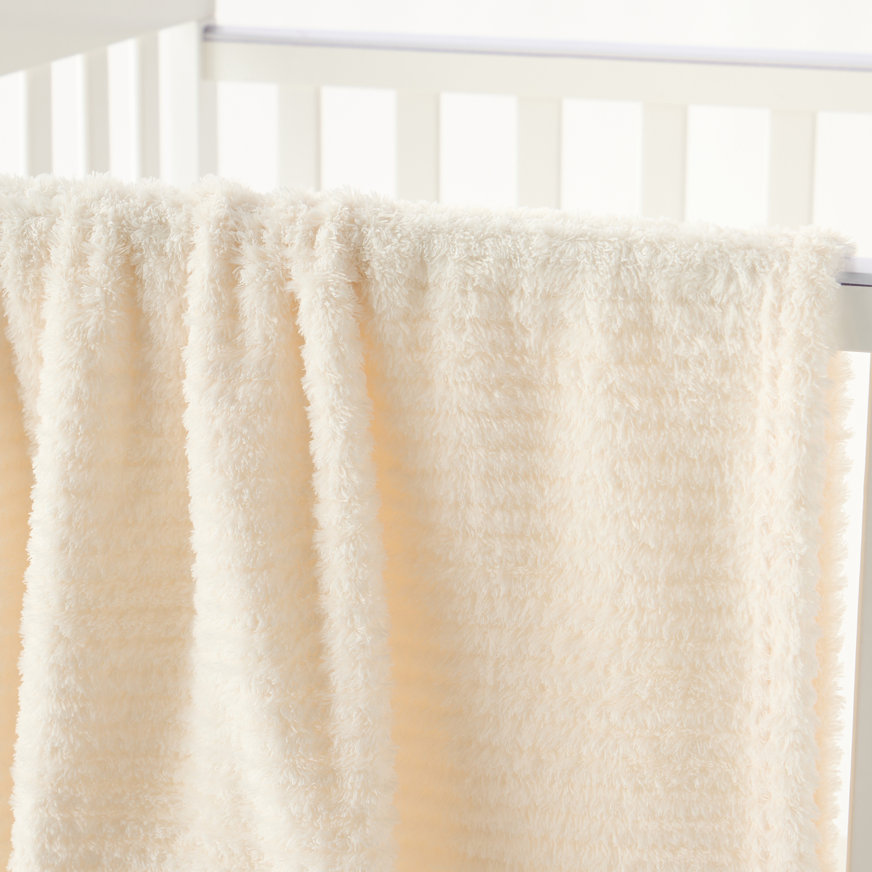 بطانية راشيل بزخارف غزلان بوليبوا من جونيورز - 76x102 سم-baby-nursery-blanketsandswaddles-blanketsandquilts-image-3