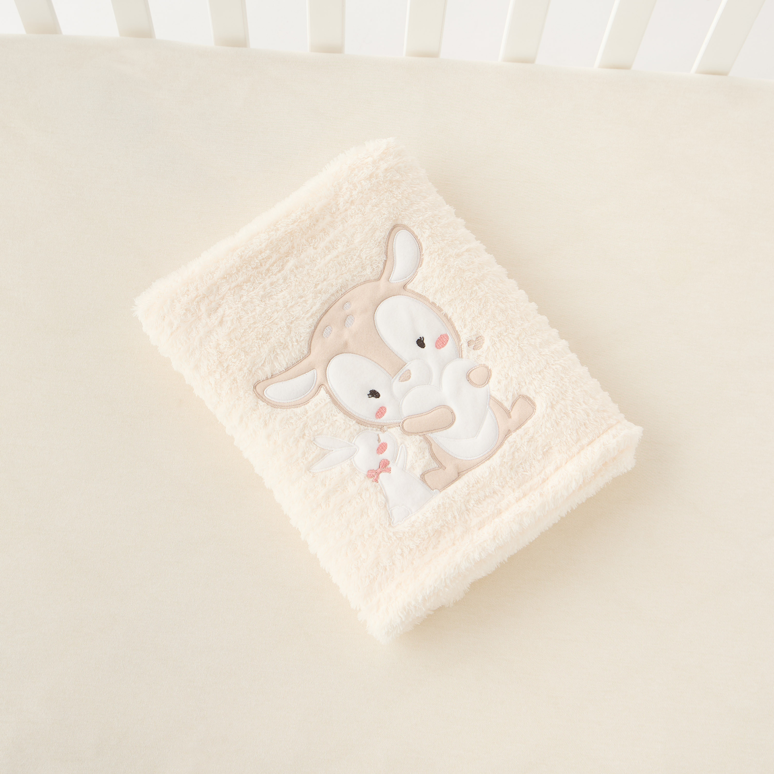 بطانية راشيل بزخارف غزلان بوليبوا من جونيورز - 76x102 سم-baby-nursery-blanketsandswaddles-blanketsandquilts-image-4