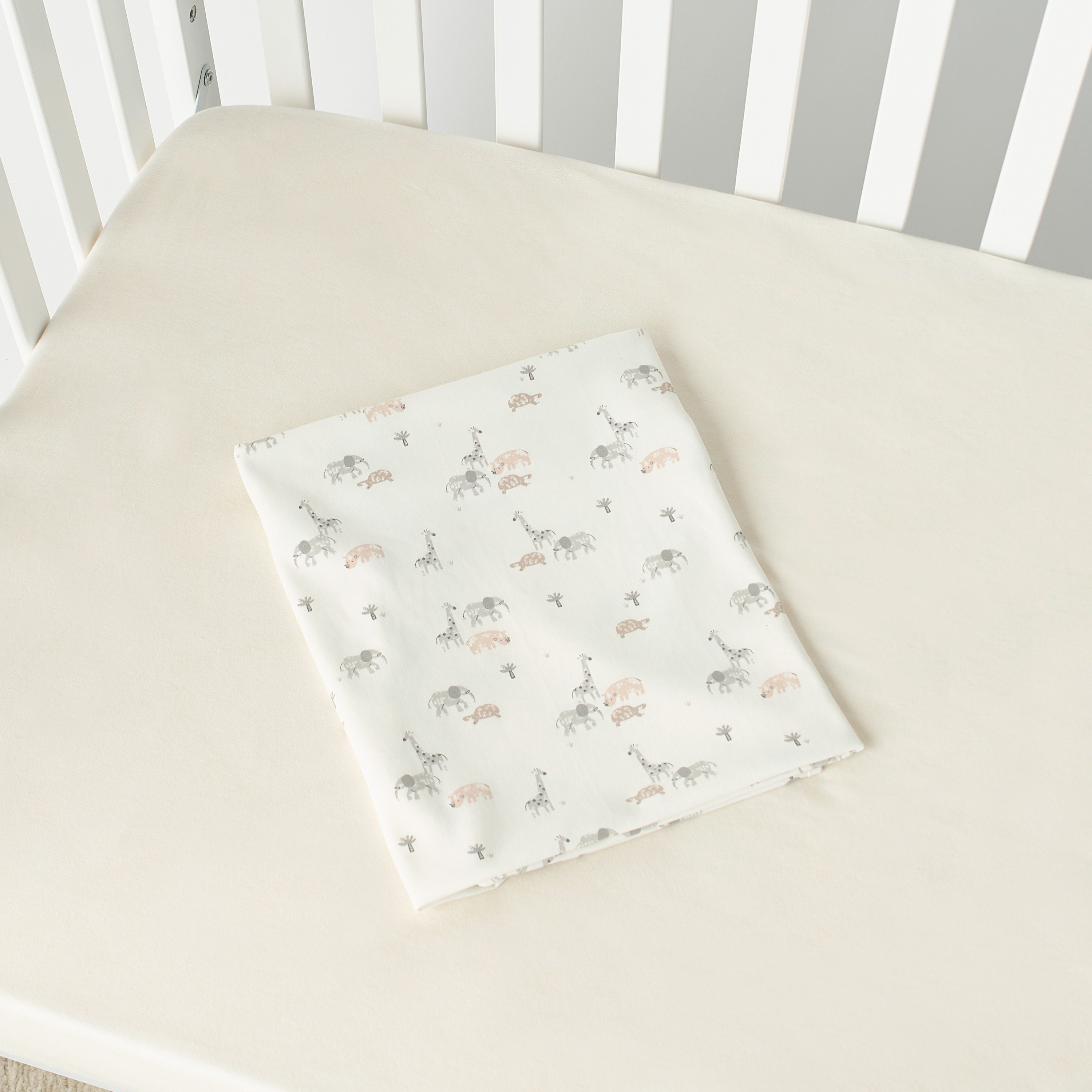 بطّانيّة حديثي ولادة بطبعات سفاري من جونيورز - 70x70 سم-baby-nursery-blanketsandswaddles-receivingblankets-image-4