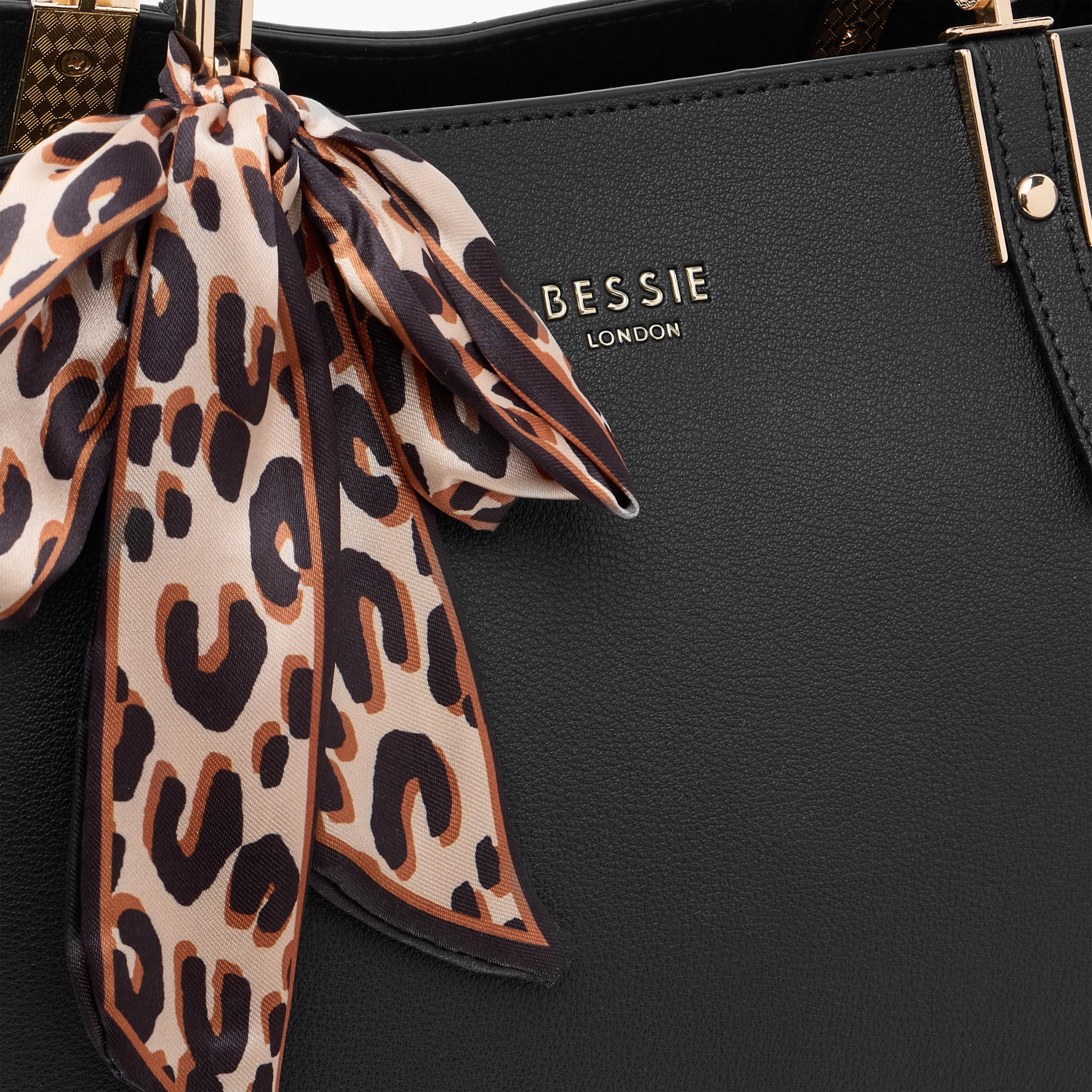 شنطة توتي سادة بسحاب إغلاق وتفاصيل وشاح من بيسي لندن-women-bagsandwallets-handbags-image-5
