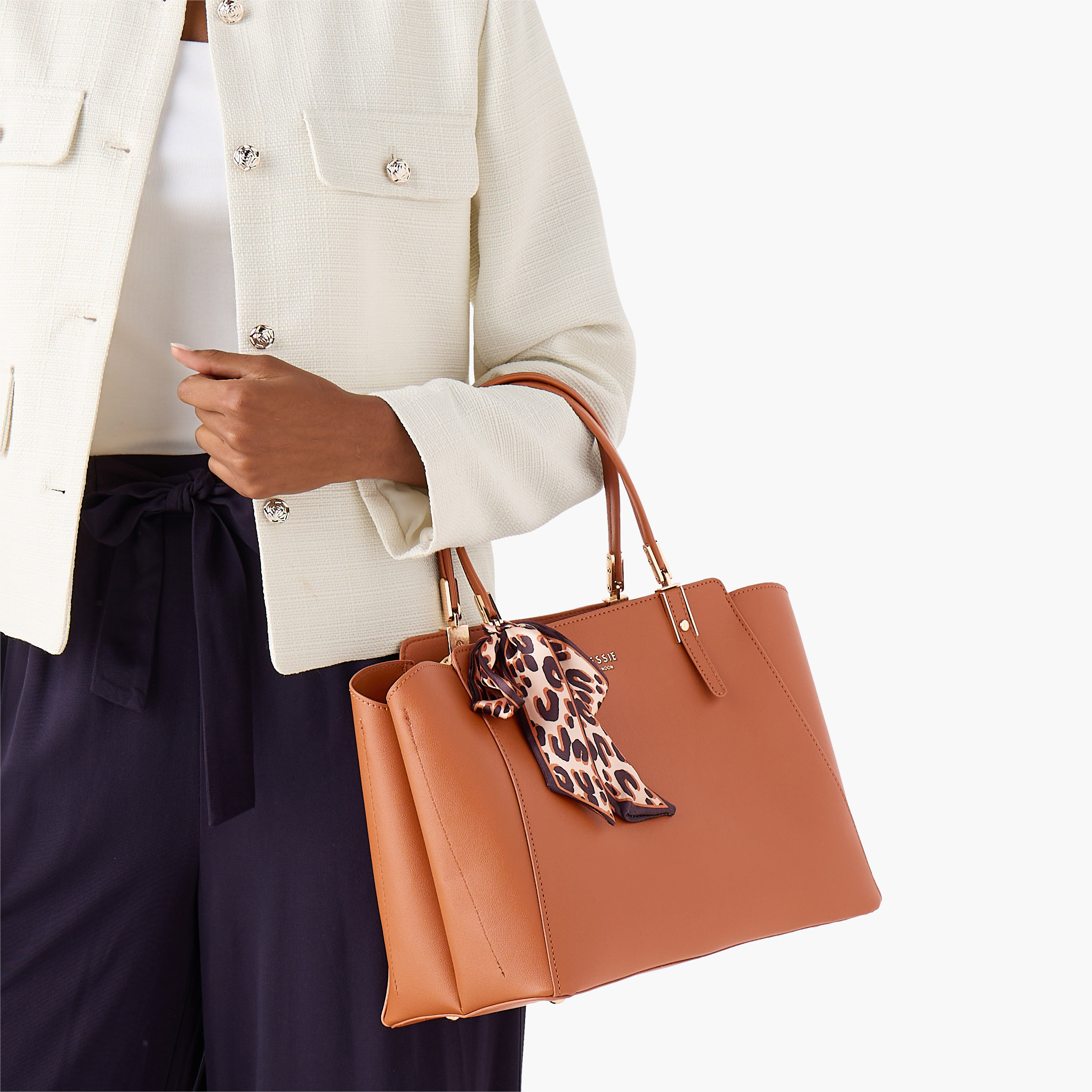 شنطة توتي سادة بسحاب إغلاق وتفاصيل وشاح من بيسي لندن-women-bagsandwallets-handbags-image-11
